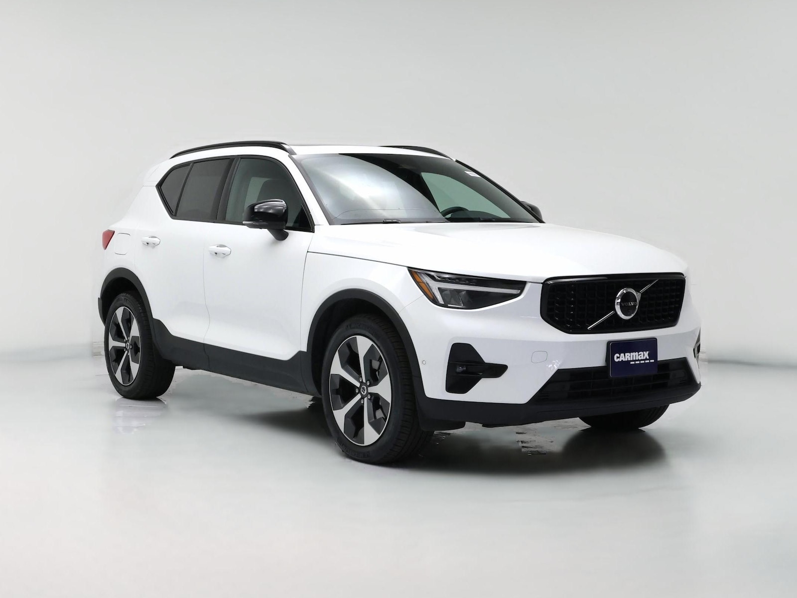 2025 Volvo XC40