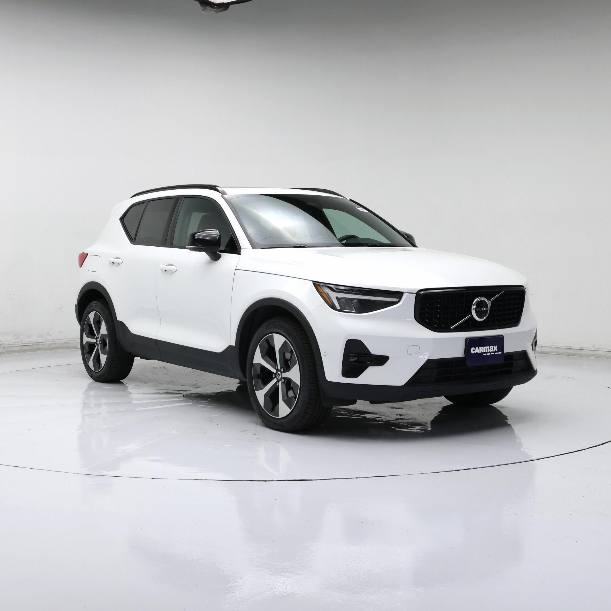 White 2025 Volvo XC40 SUV / Crossover All-Wheel Drive Automatic