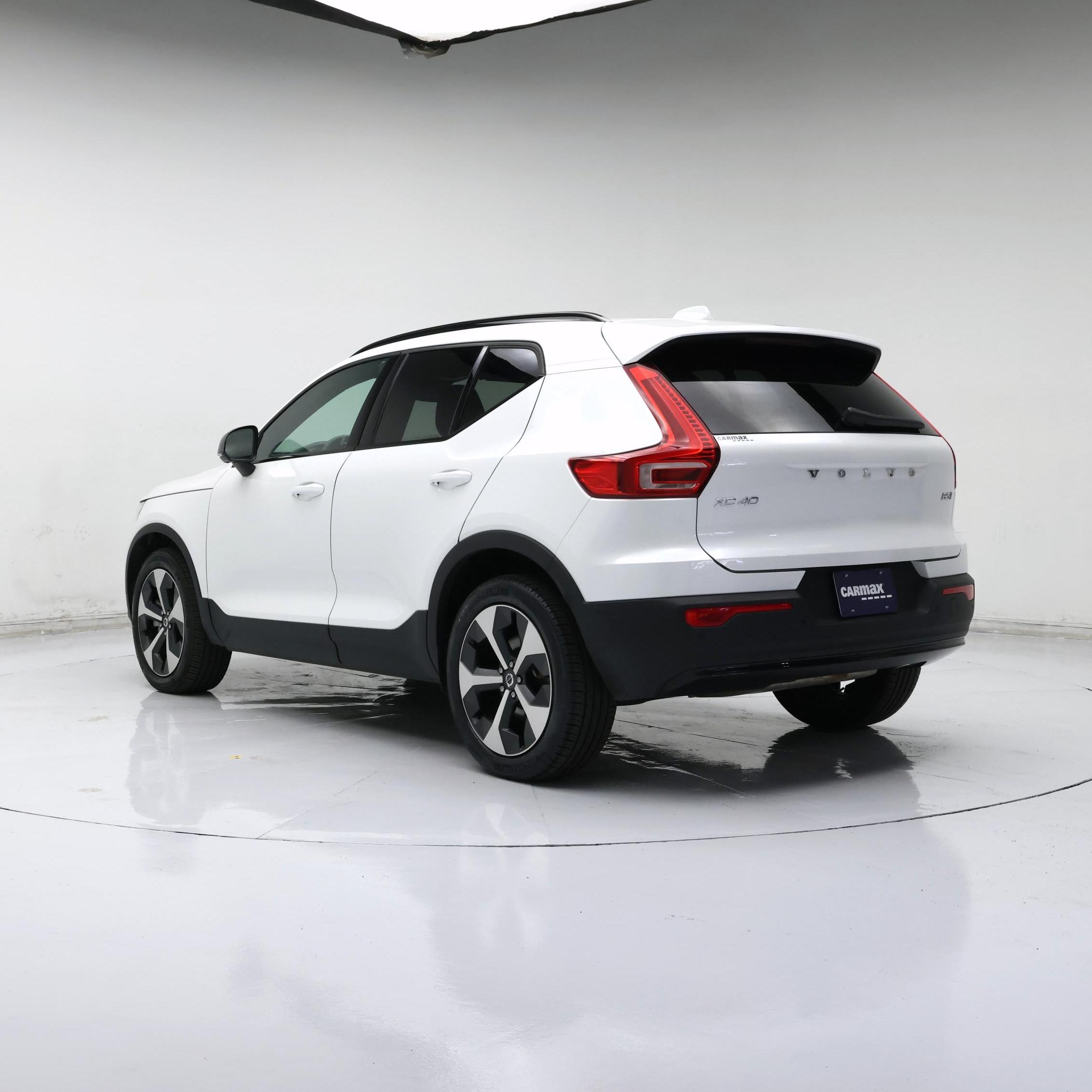 Thumbnail: 2025 Volvo XC40 - 2