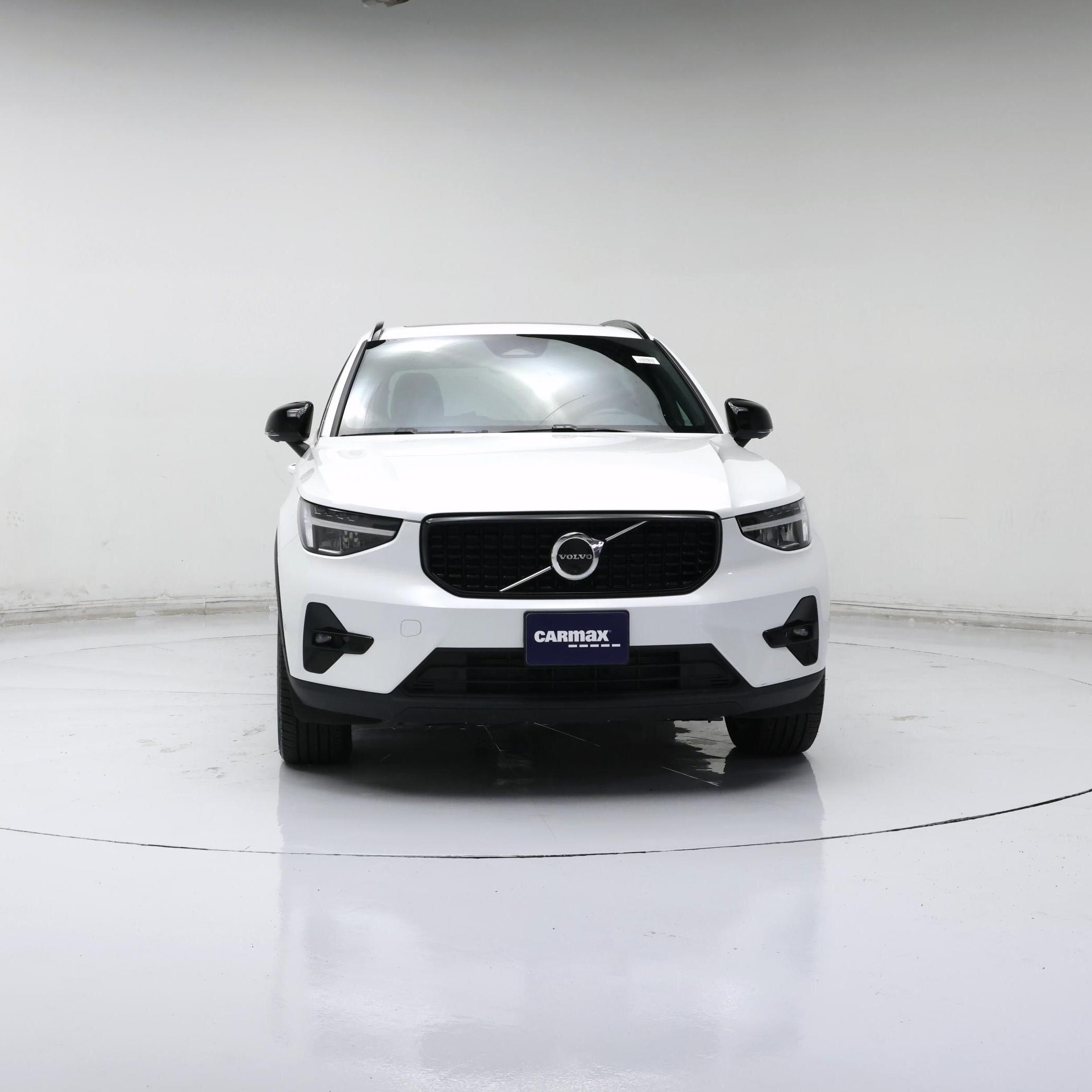Thumbnail: 2025 Volvo XC40 - 5