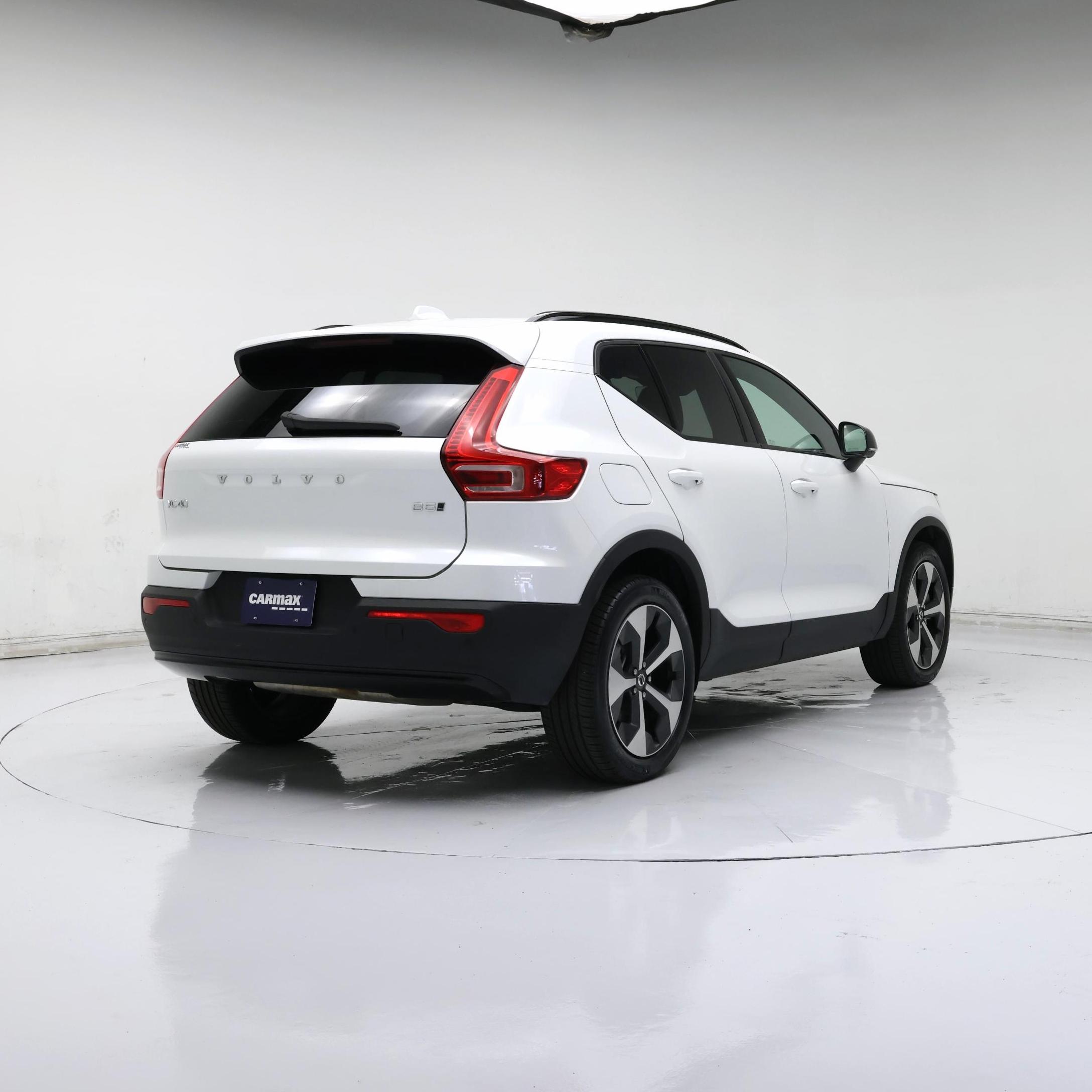 Thumbnail: 2025 Volvo XC40 - 8