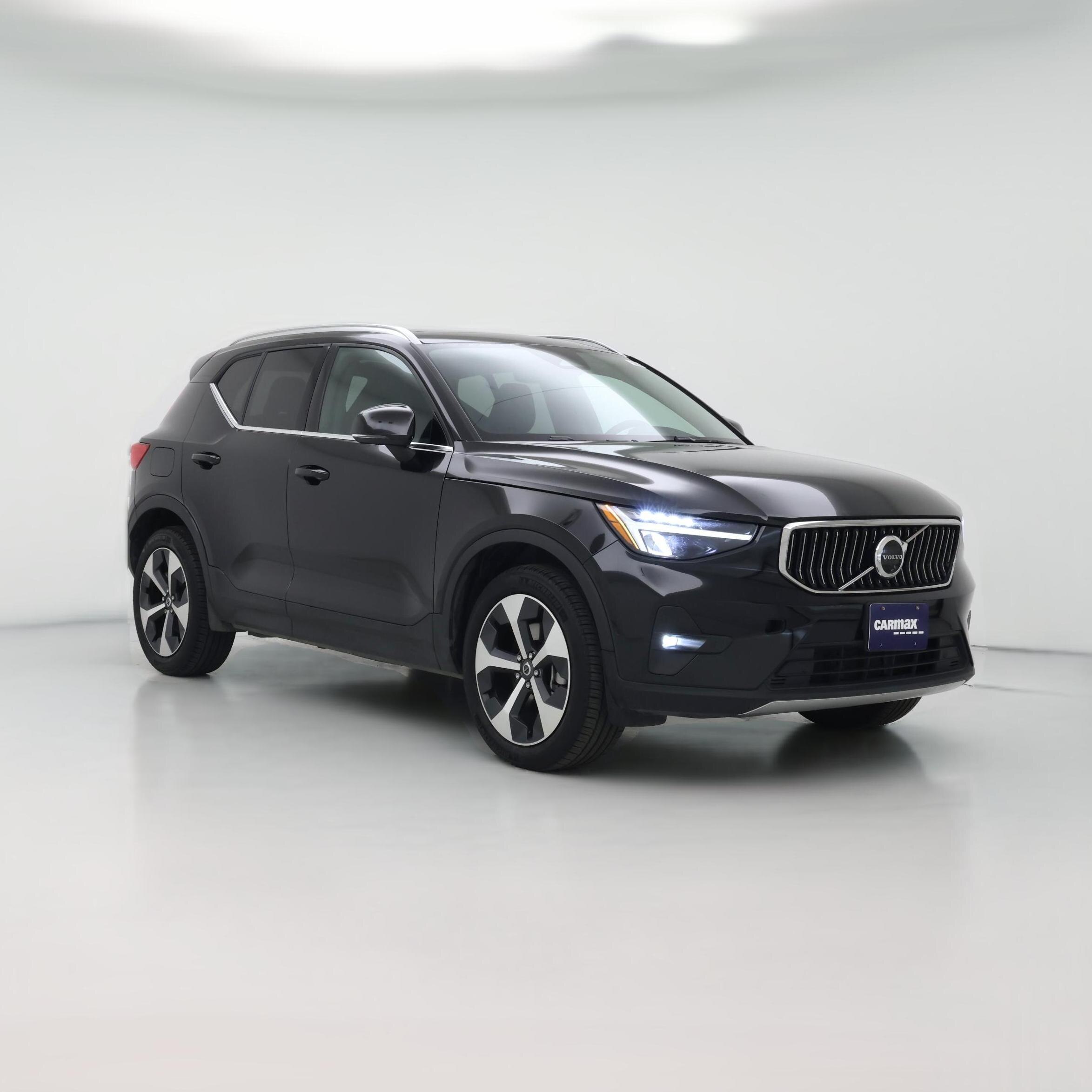 Thumbnail: 2025 Volvo XC40 - 1