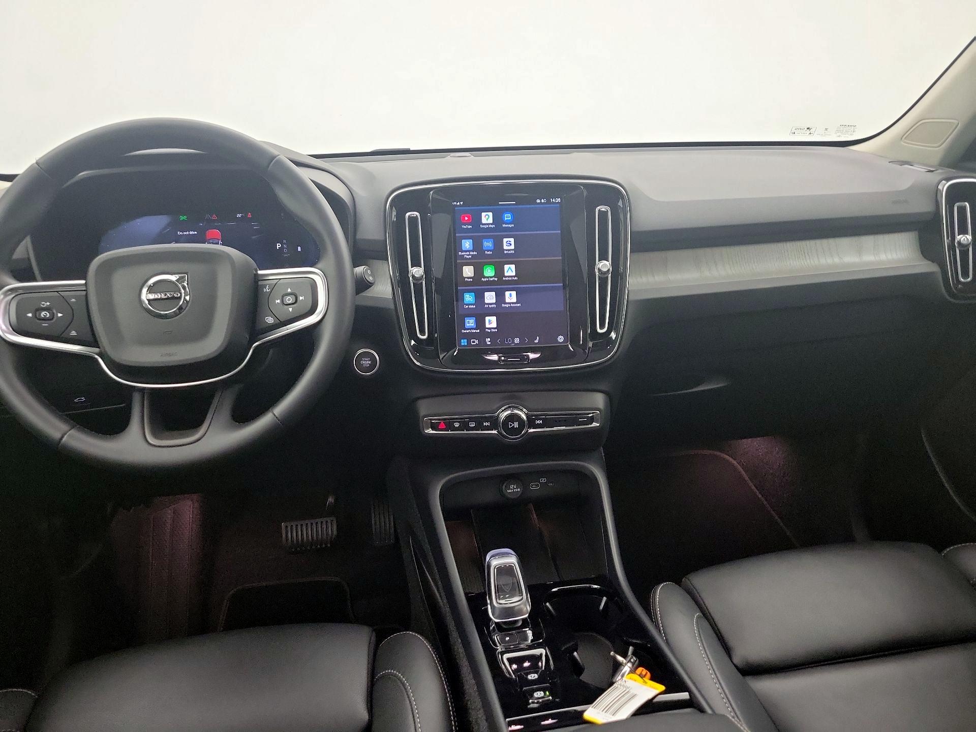 Thumbnail: 2025 Volvo XC40 - 9
