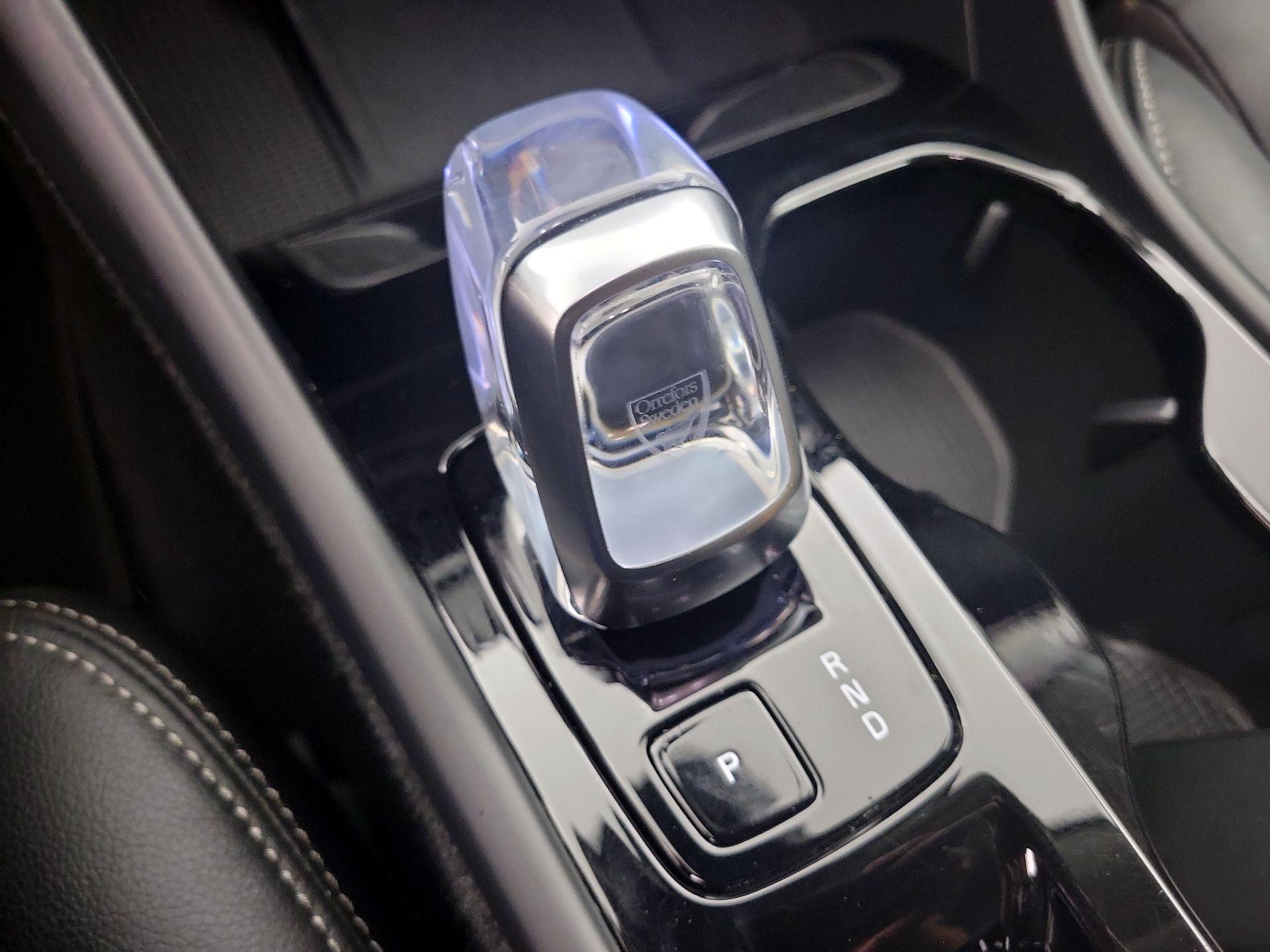 Thumbnail: 2025 Volvo XC40 - 17