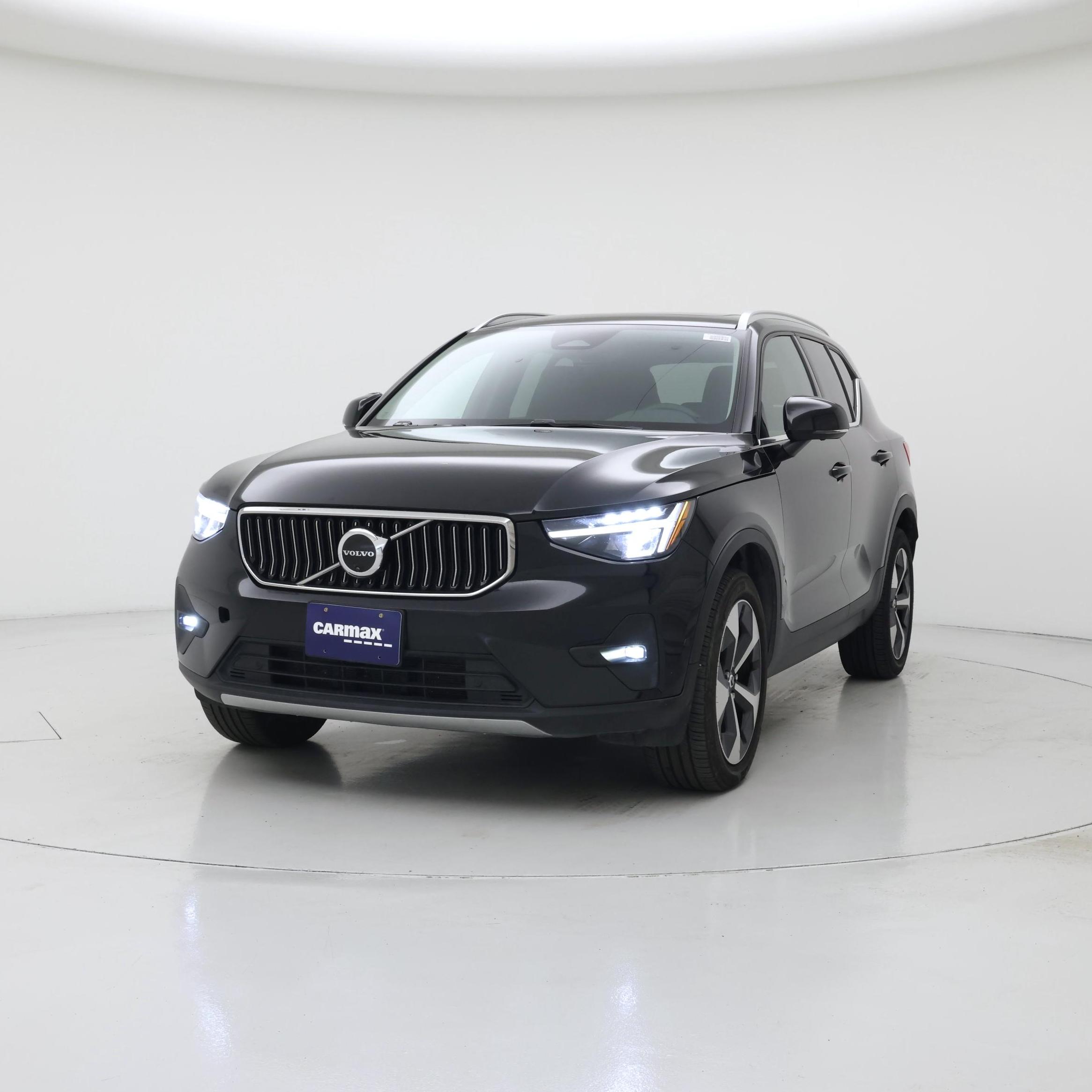 Thumbnail: 2025 Volvo XC40 - 4