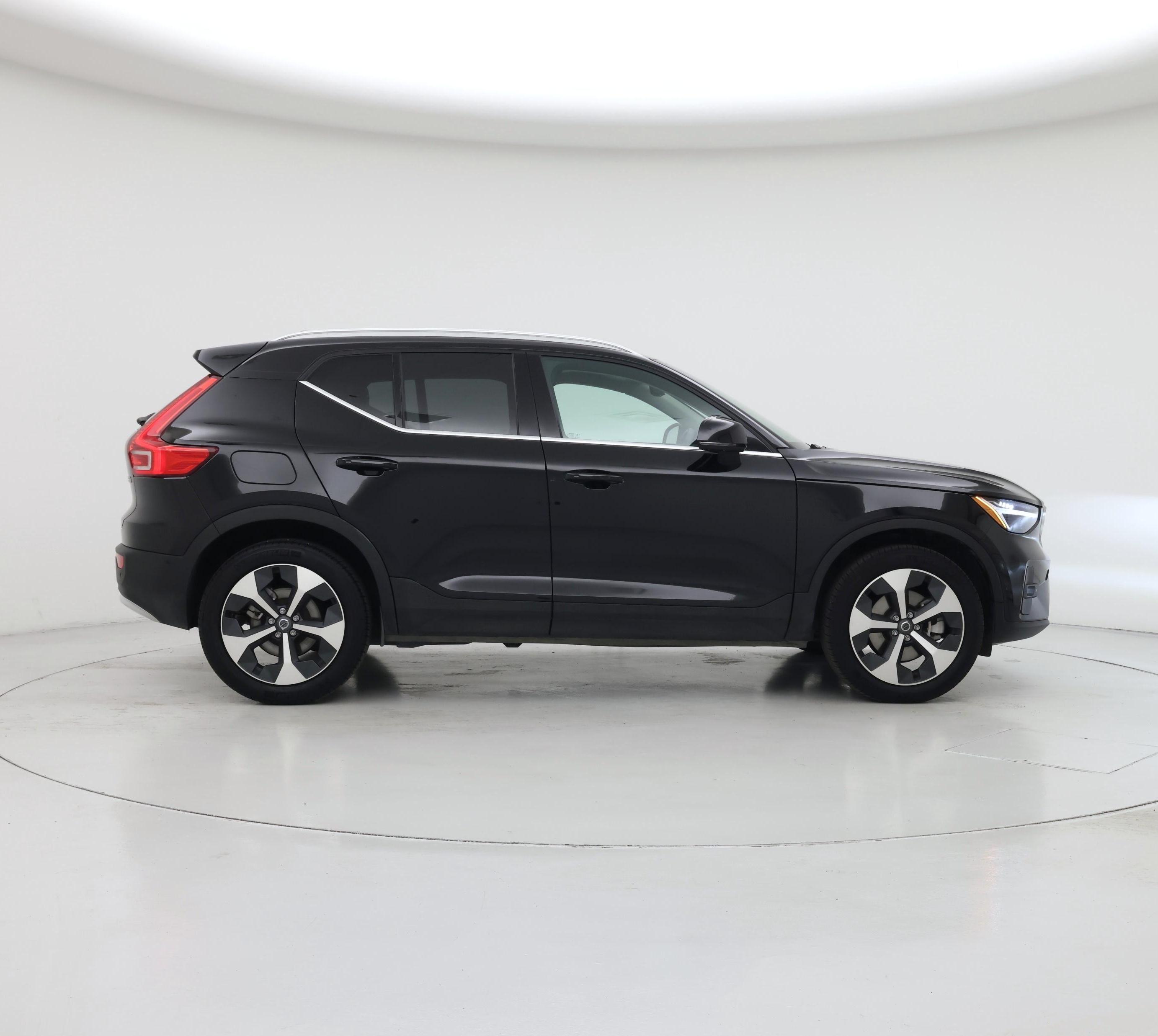 Thumbnail: 2025 Volvo XC40 - 7