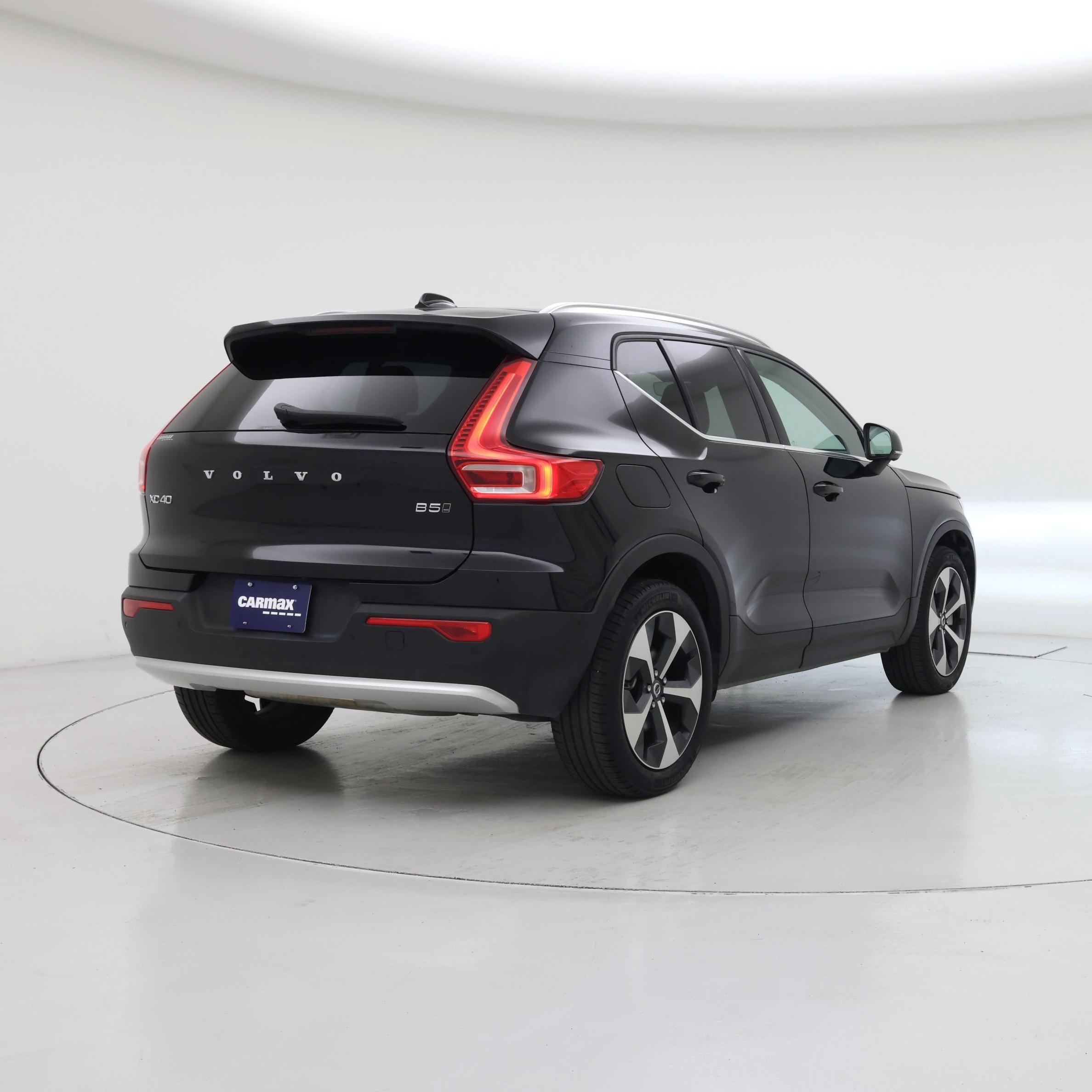 Thumbnail: 2025 Volvo XC40 - 8