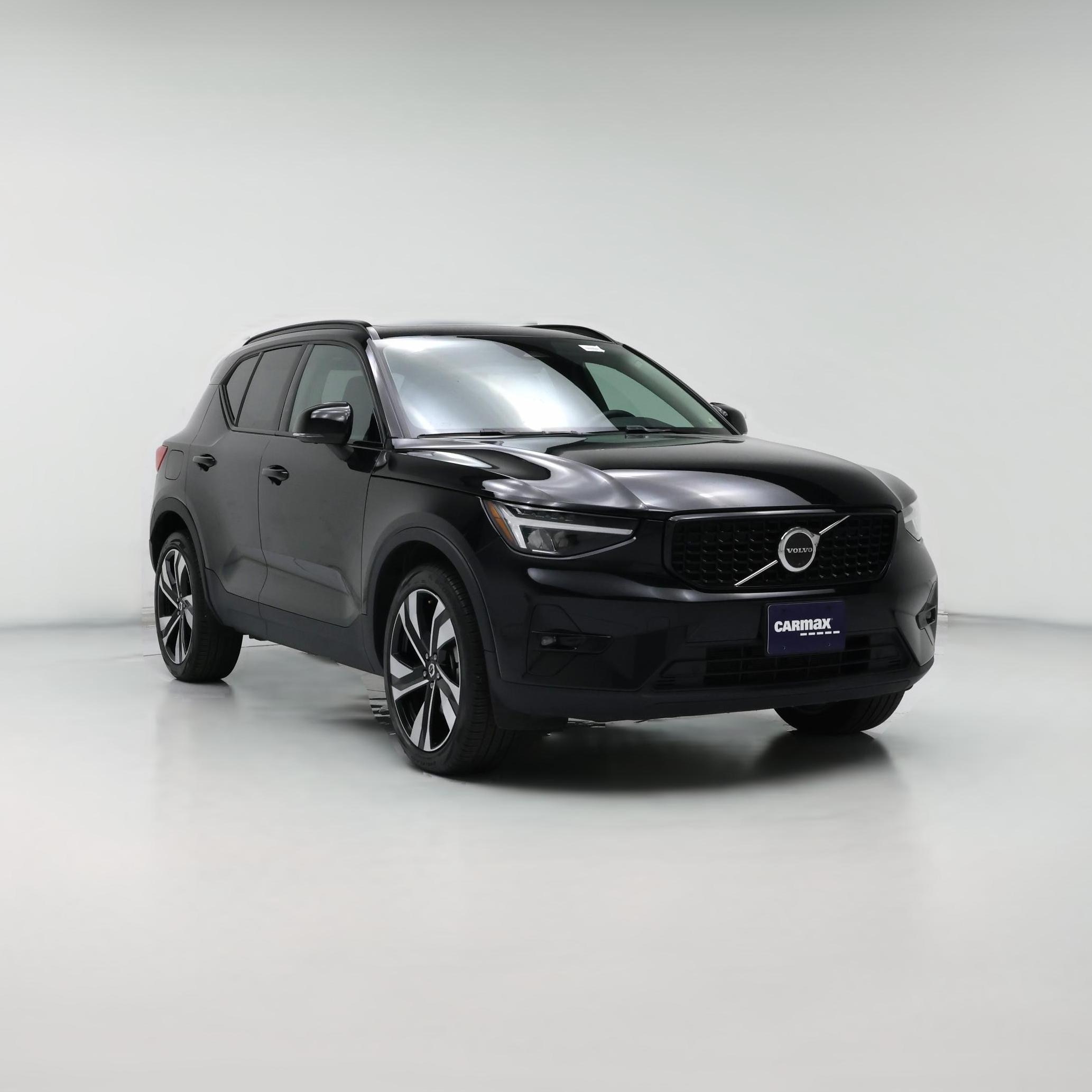 Thumbnail: 2025 Volvo XC40 - 1