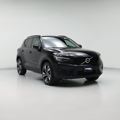 2025 Volvo XC40 B5 Plus Dark Theme