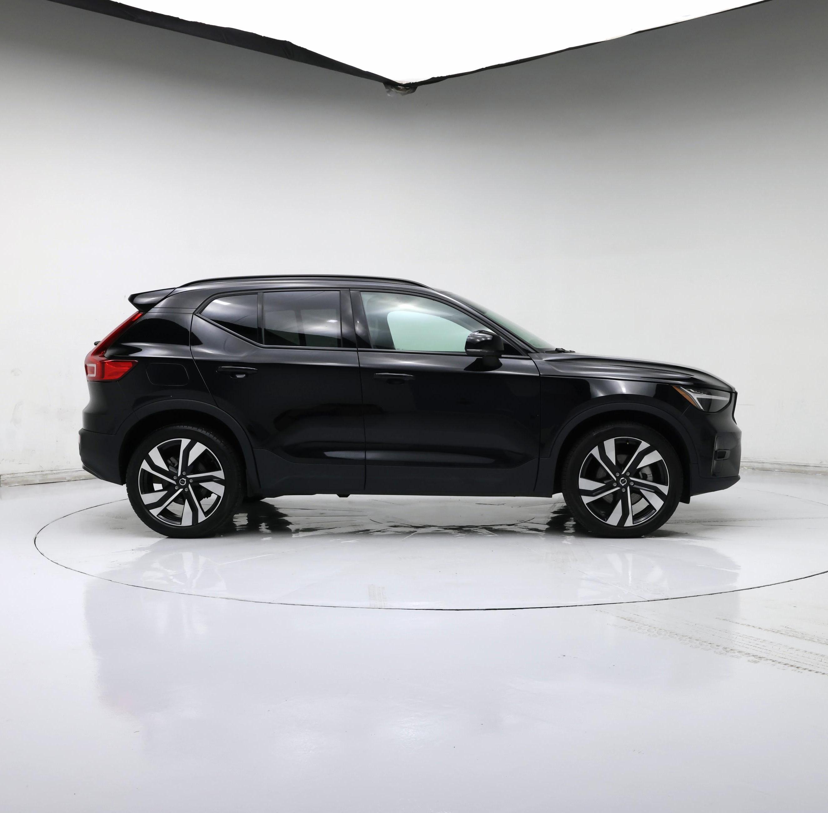 Thumbnail: 2025 Volvo XC40 - 7