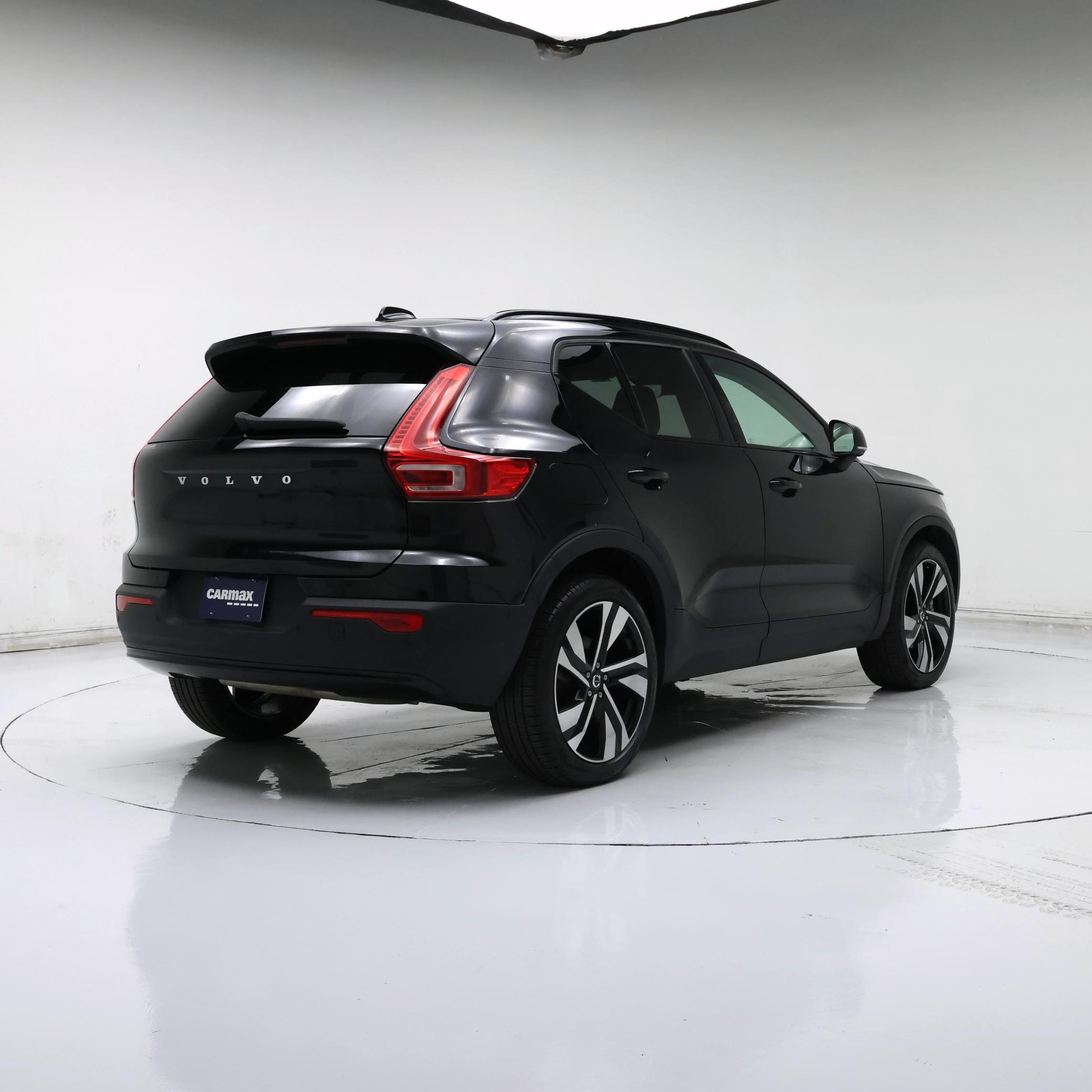 Thumbnail: 2025 Volvo XC40 - 8