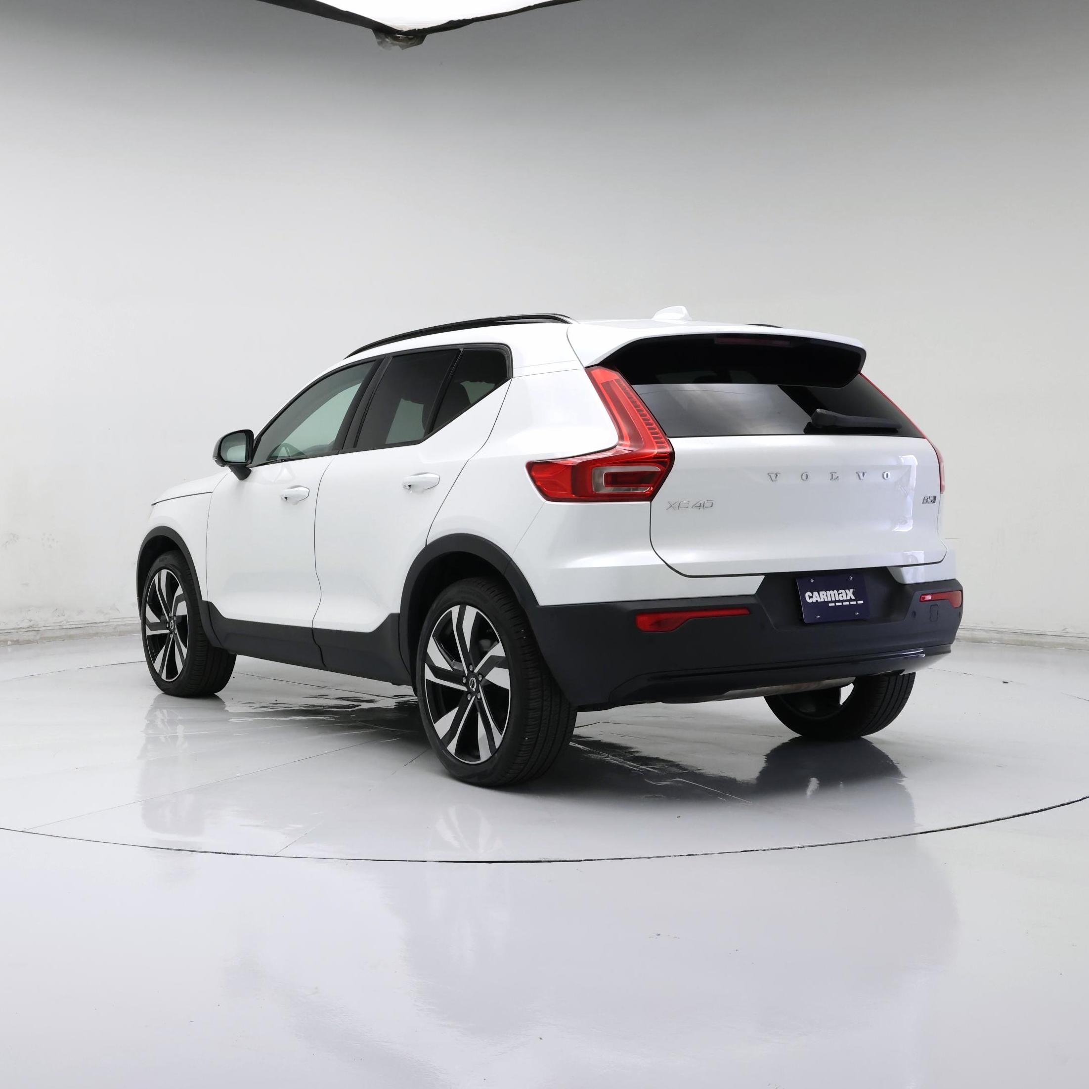 Thumbnail: 2025 Volvo XC40 - 2