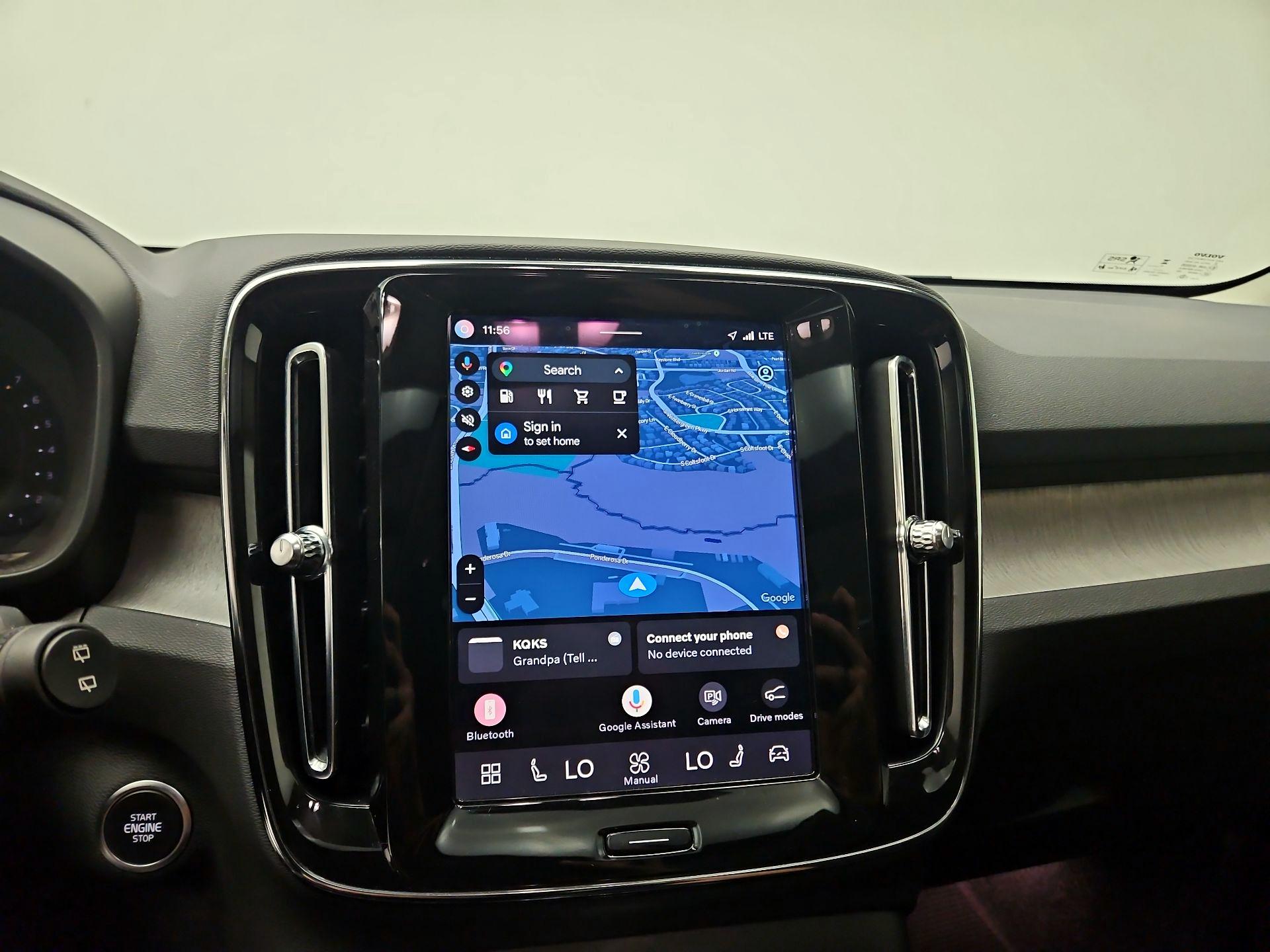 Thumbnail: 2025 Volvo XC40 - 14