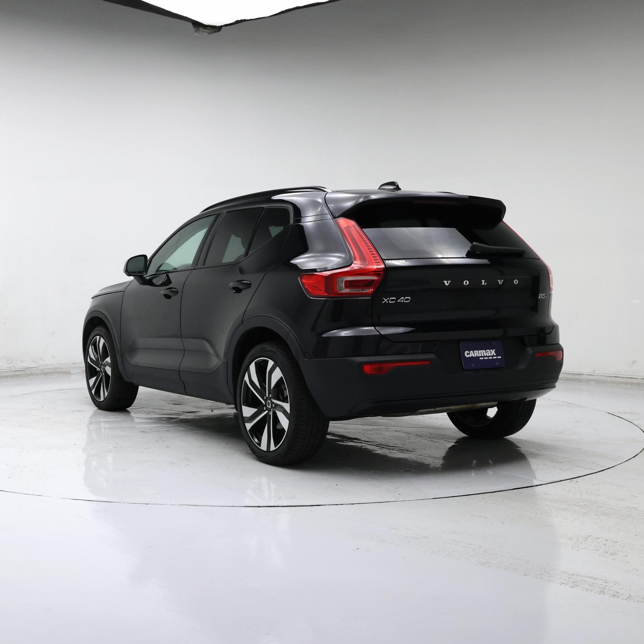Thumbnail: 2025 Volvo XC40 - 2
