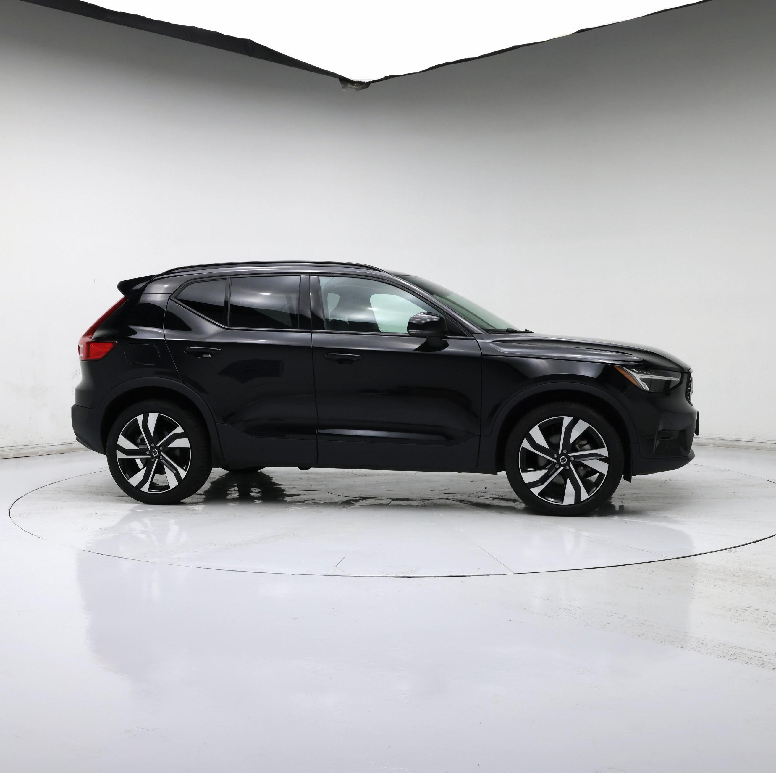 Thumbnail: 2025 Volvo XC40 - 7