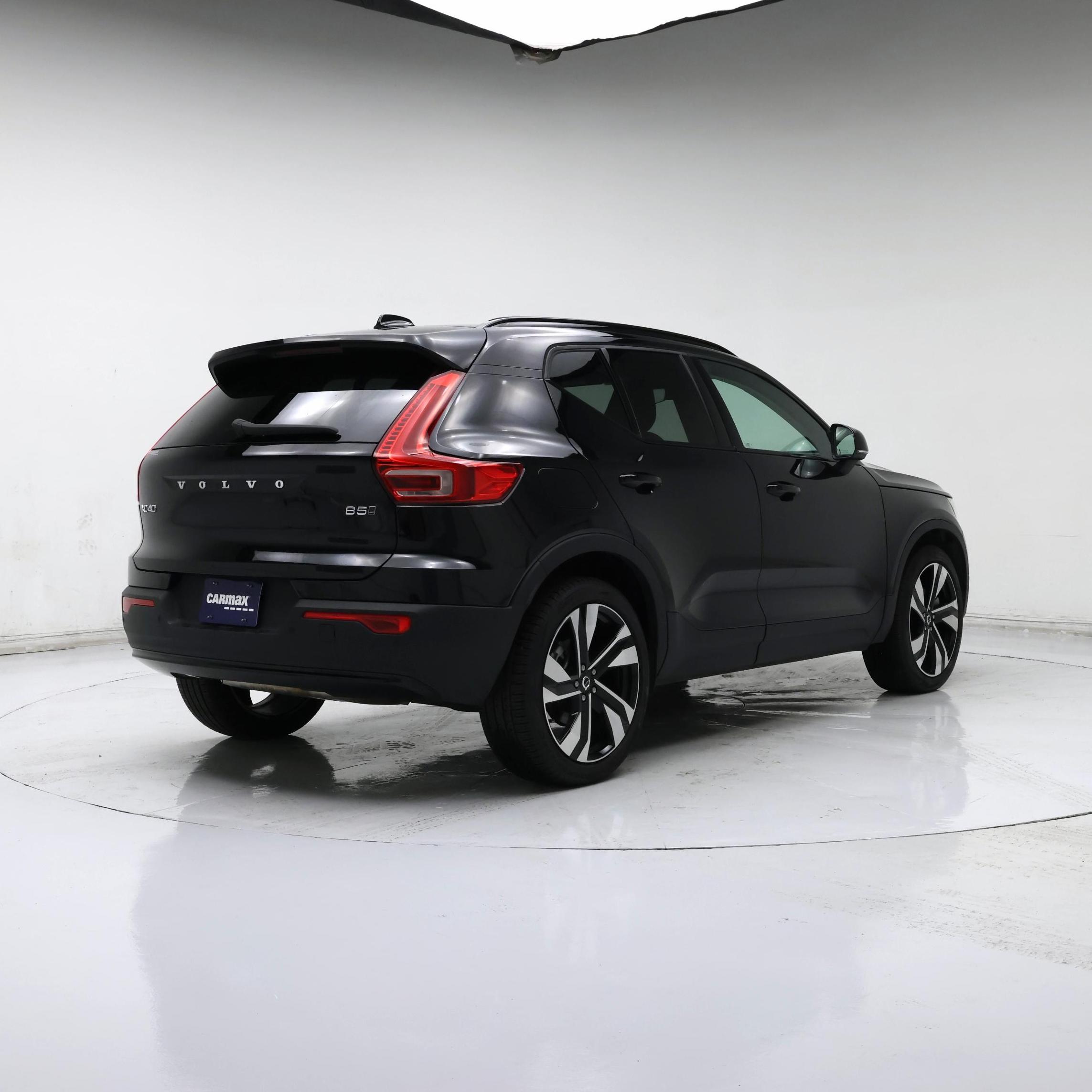 Thumbnail: 2025 Volvo XC40 - 8