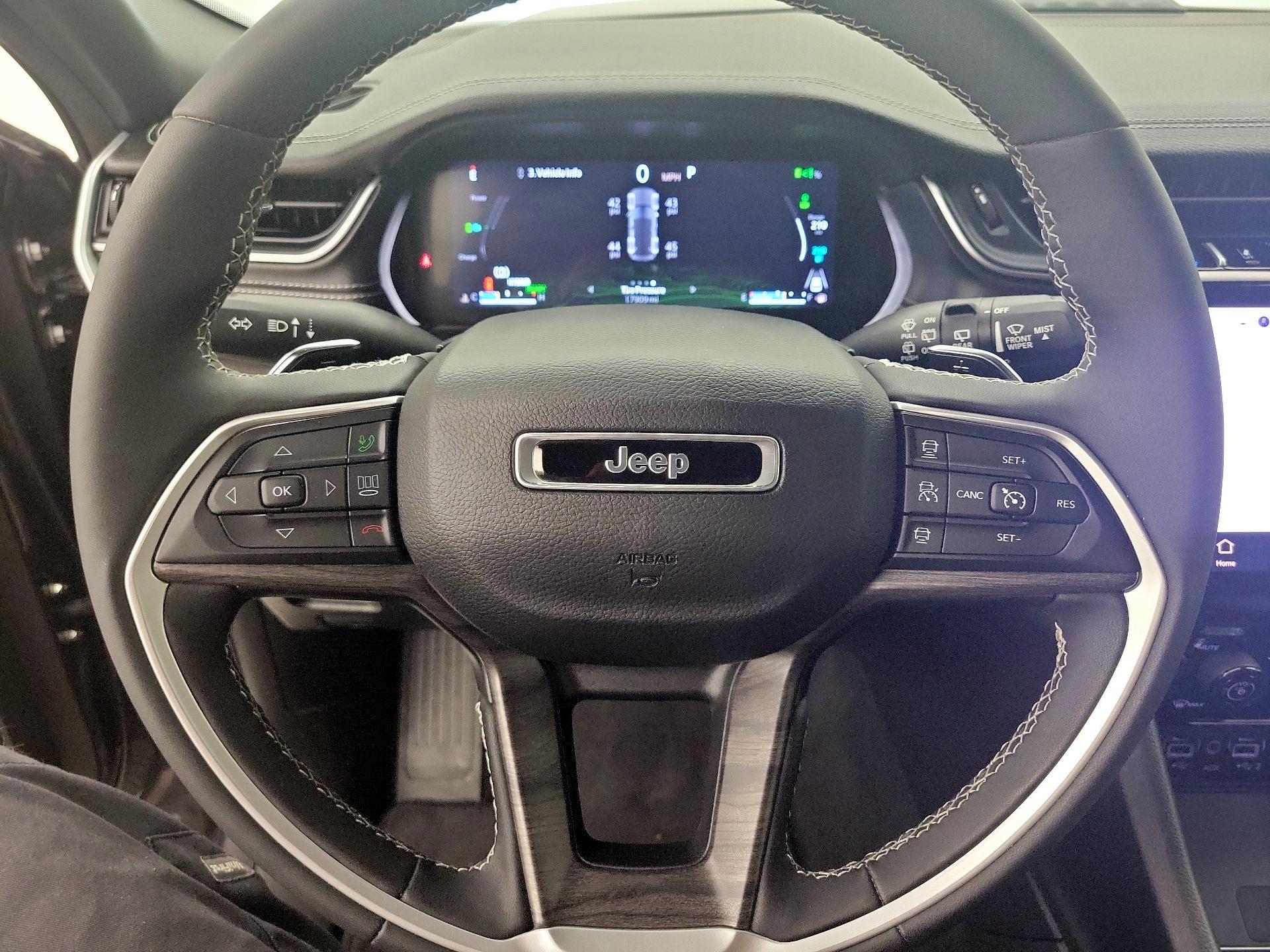 Thumbnail: 2024 Jeep Grand Cherokee - 10
