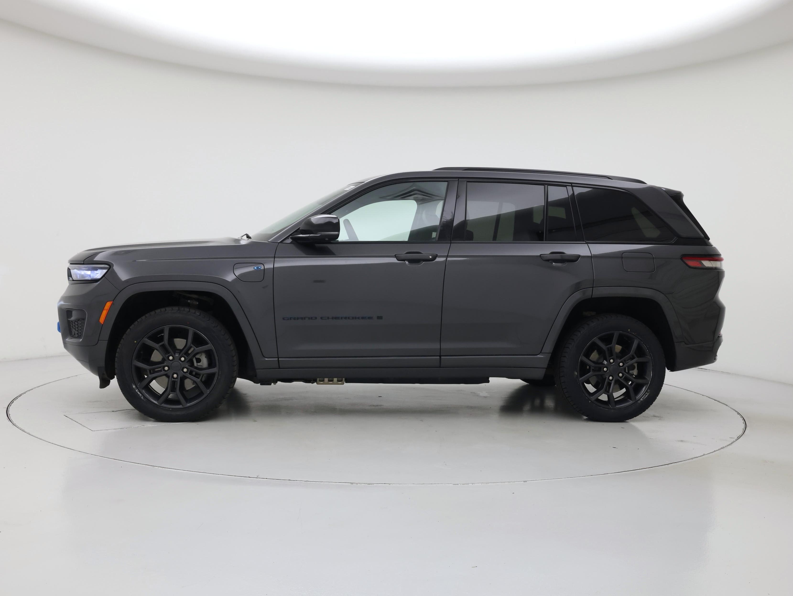 Thumbnail: 2024 Jeep Grand Cherokee - 3