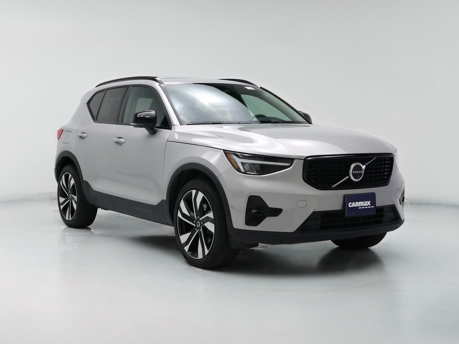 2025 Volvo XC40