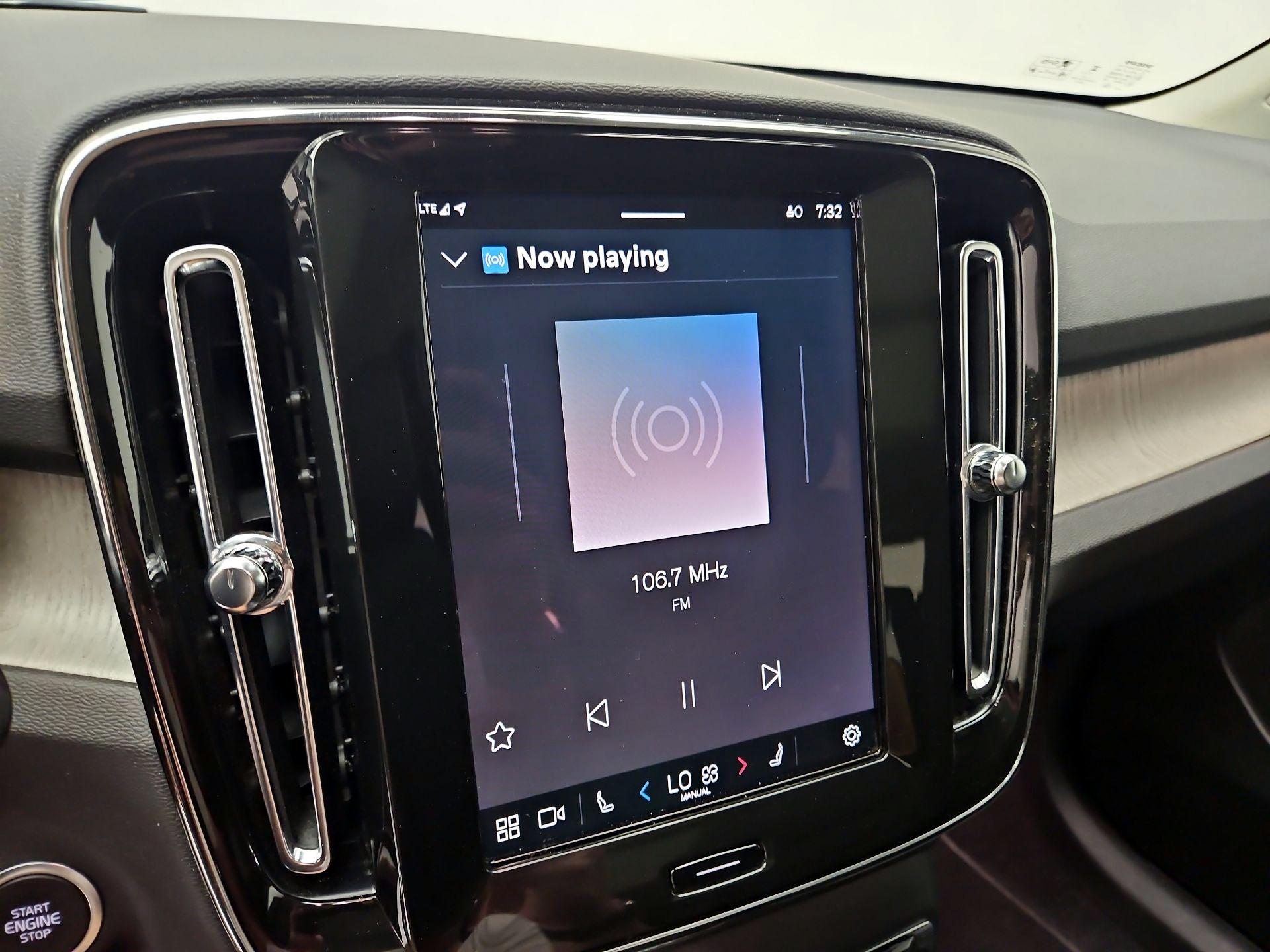 Thumbnail: 2025 Volvo XC40 - 15