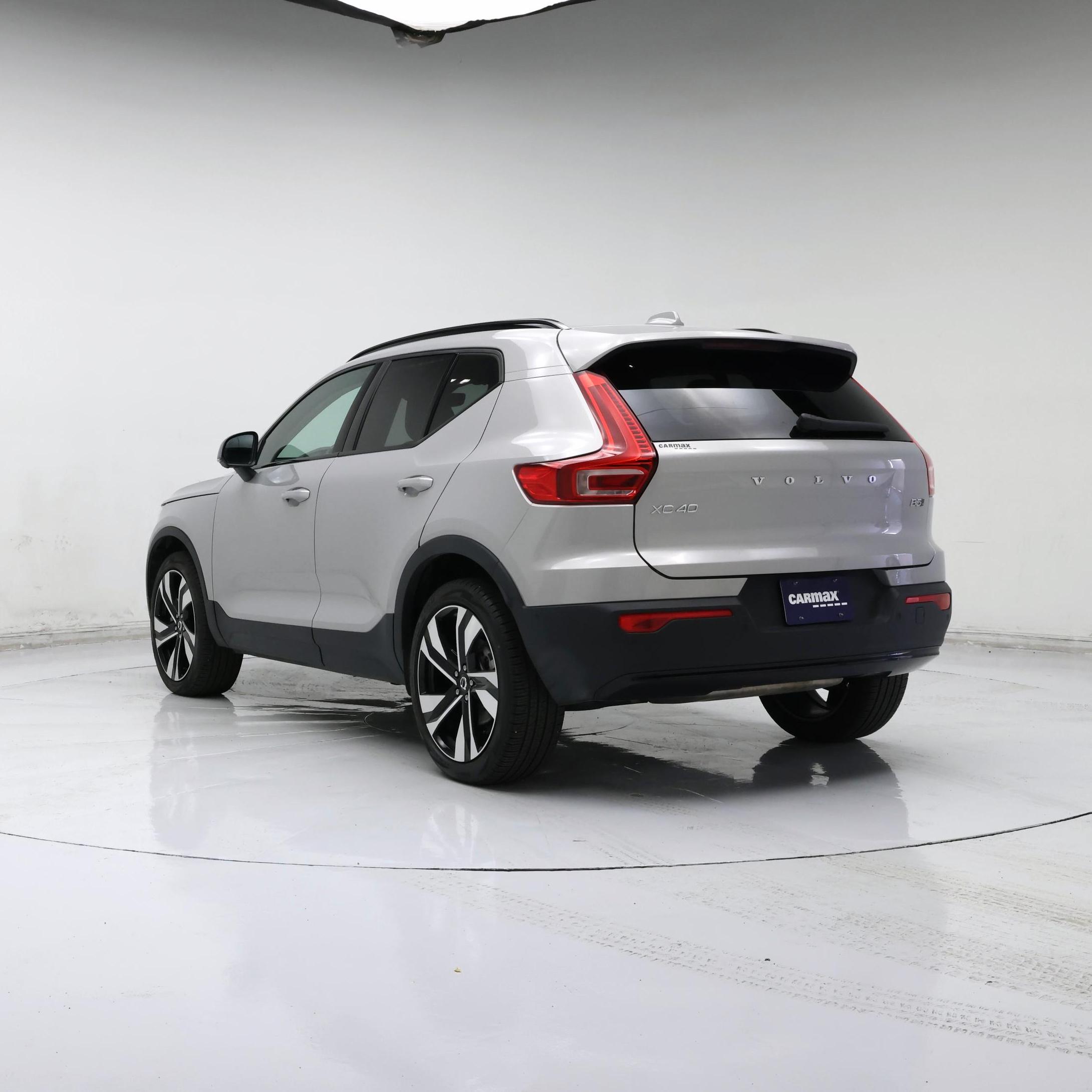 Thumbnail: 2025 Volvo XC40 - 2