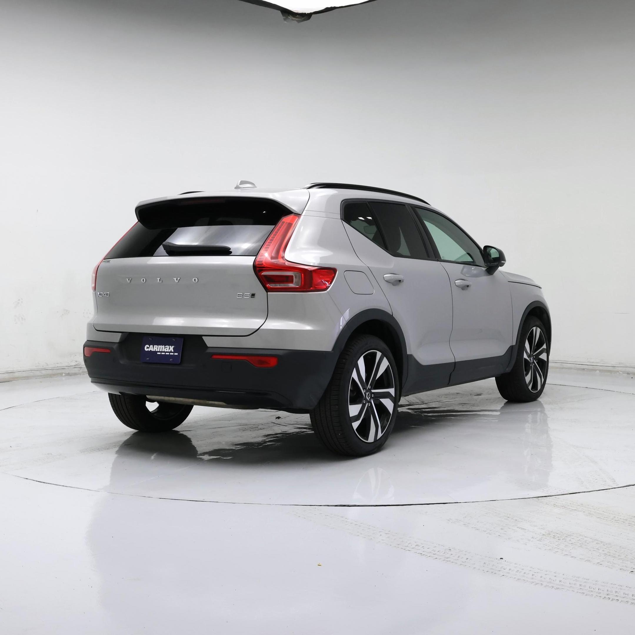 Thumbnail: 2025 Volvo XC40 - 8