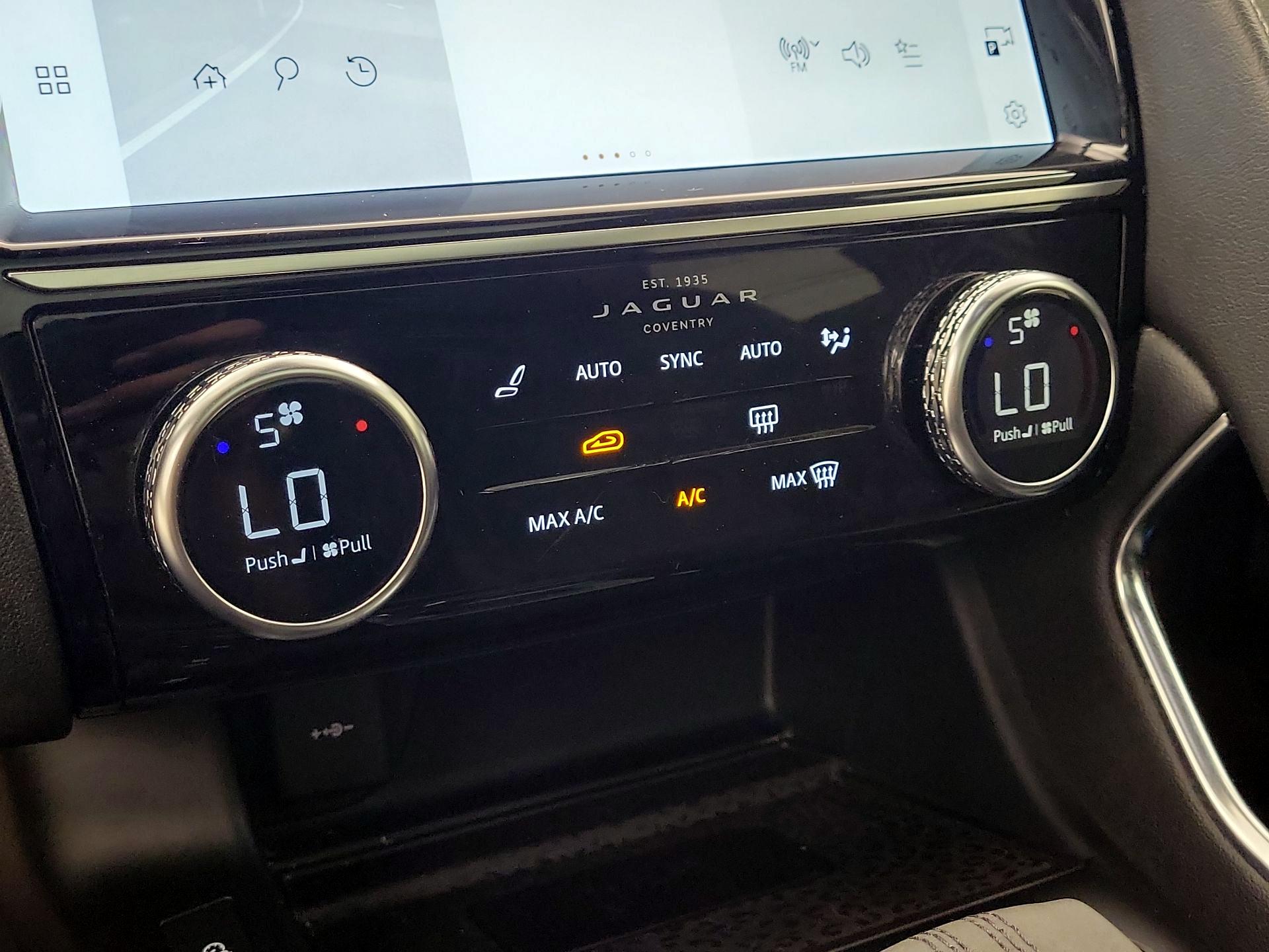 Thumbnail: 2021 Jaguar E-Pace - 16