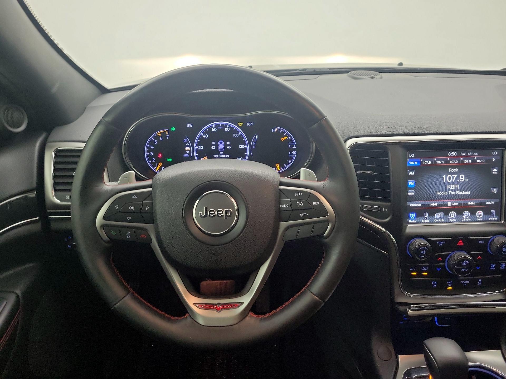 Thumbnail: 2017 Jeep Grand Cherokee - 10