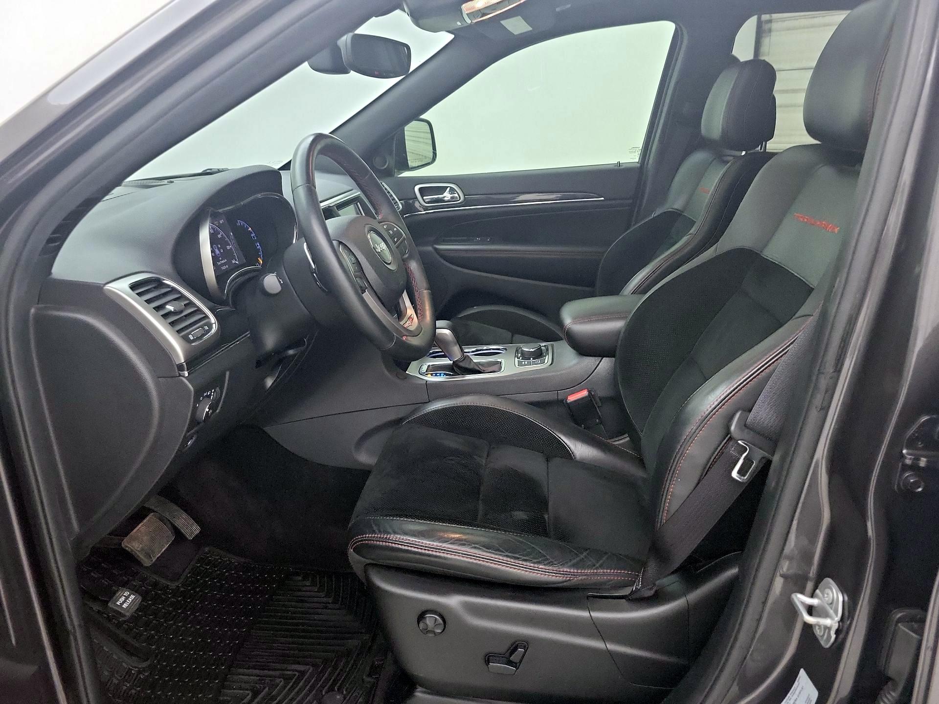 Thumbnail: 2017 Jeep Grand Cherokee - 11