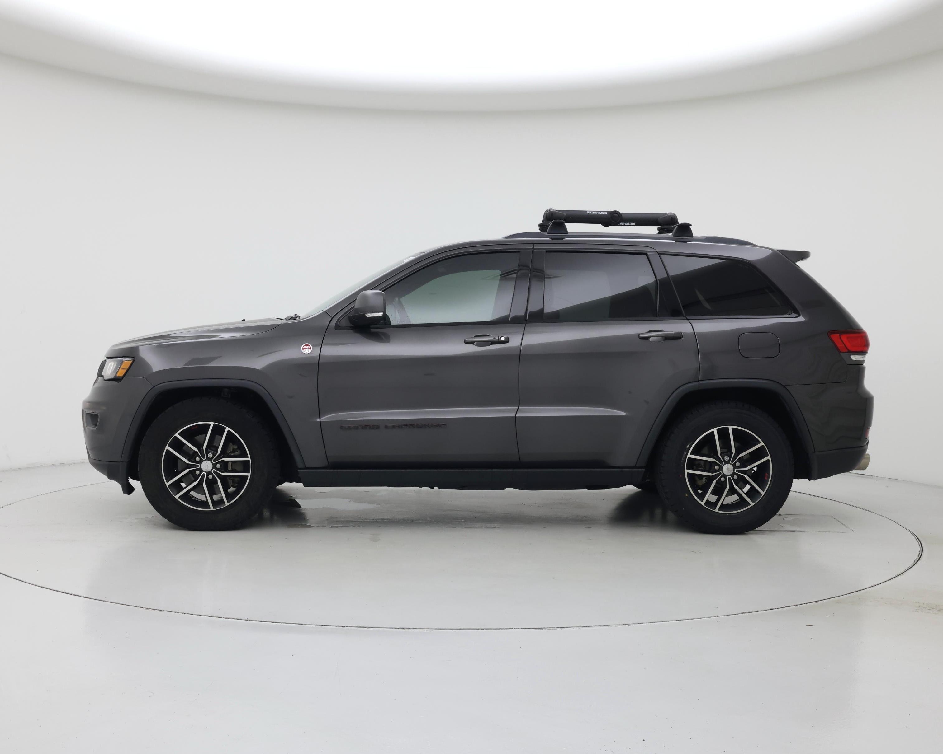 Thumbnail: 2017 Jeep Grand Cherokee - 3