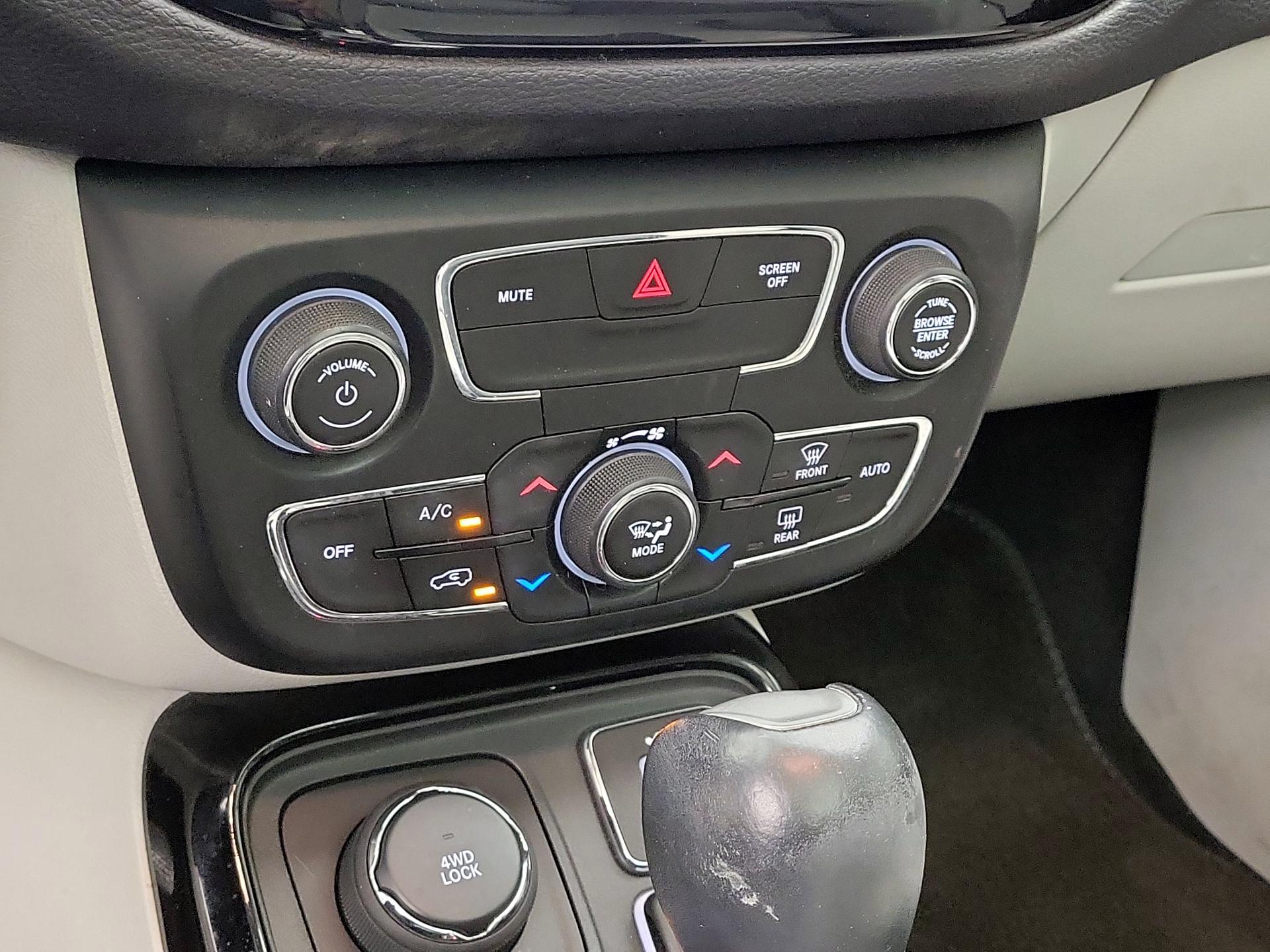 Thumbnail: 2018 Jeep Compass - 16