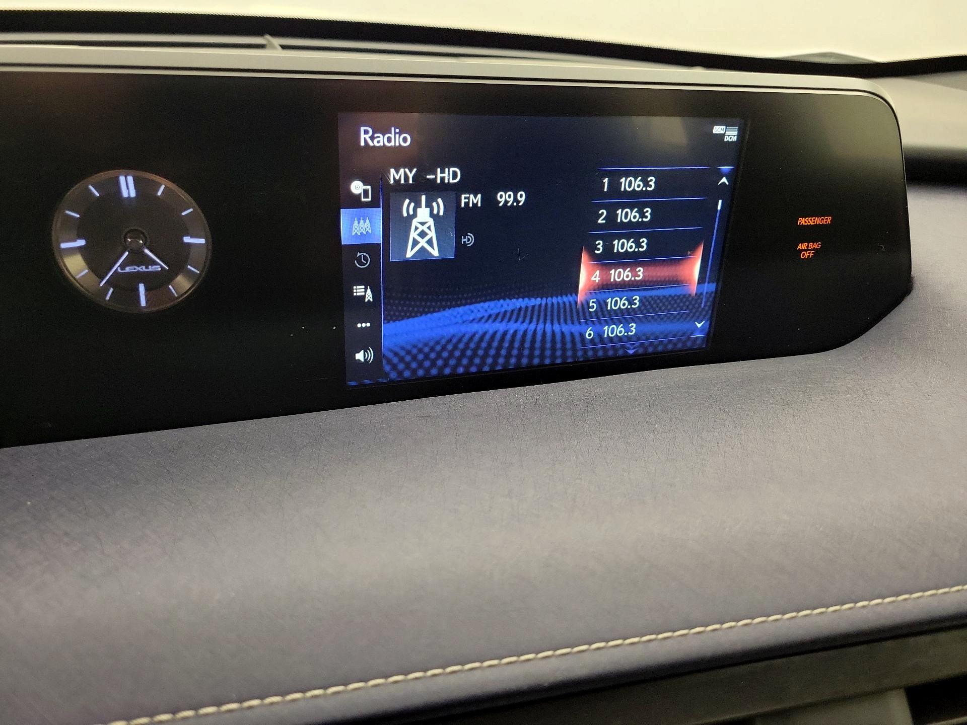 Thumbnail: 2019 Lexus UX - 15