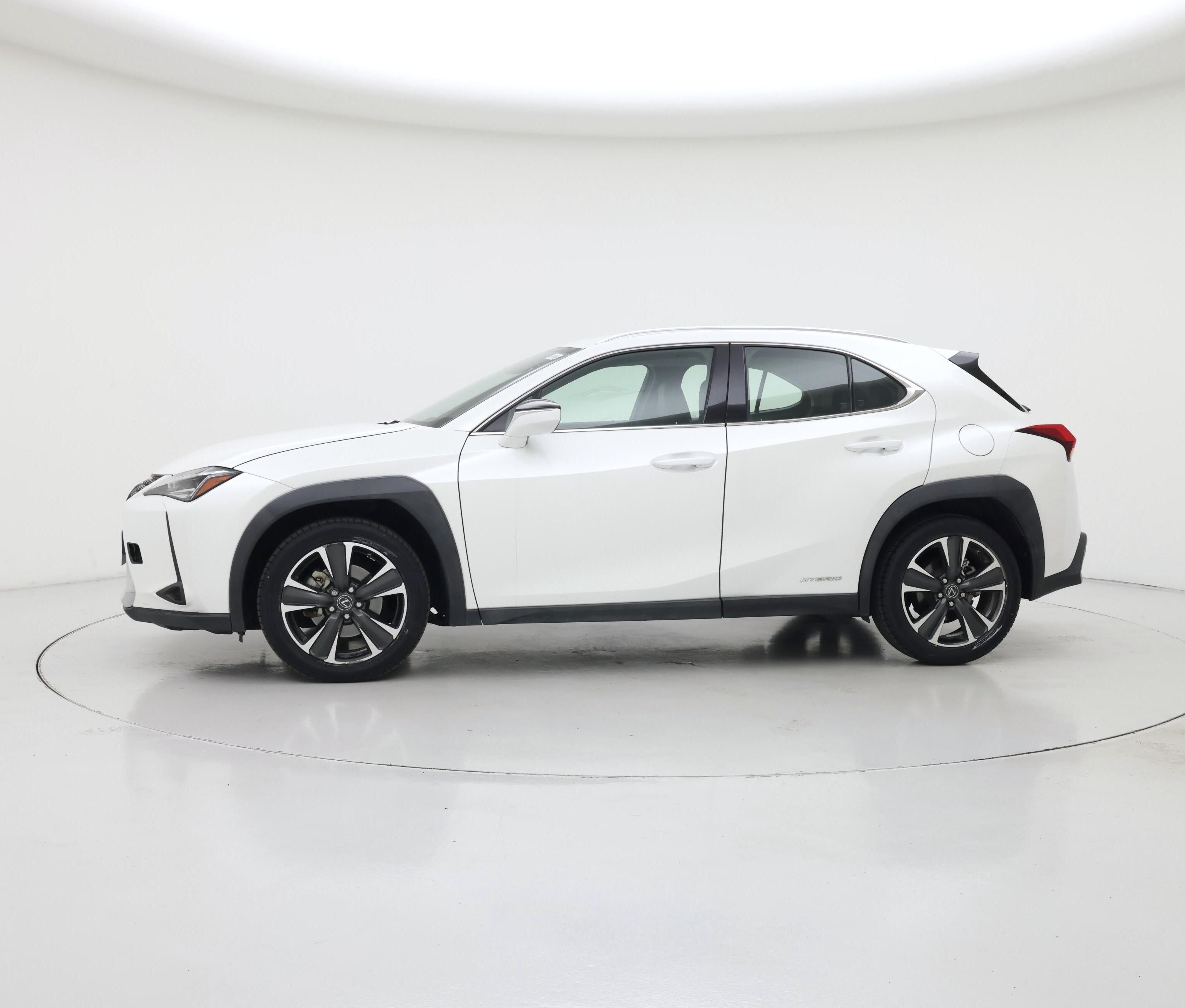 Thumbnail: 2019 Lexus UX - 3