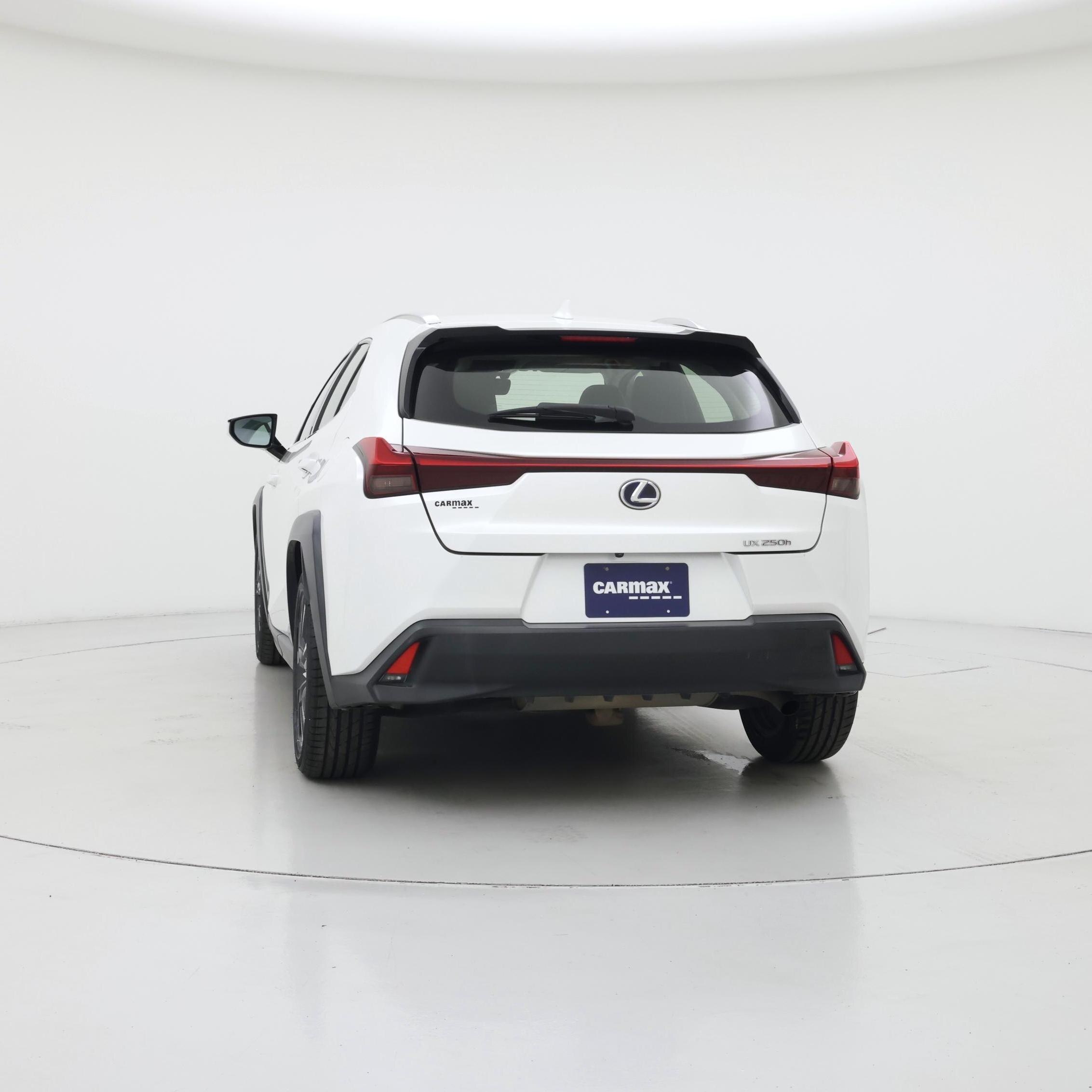 Thumbnail: 2019 Lexus UX - 6