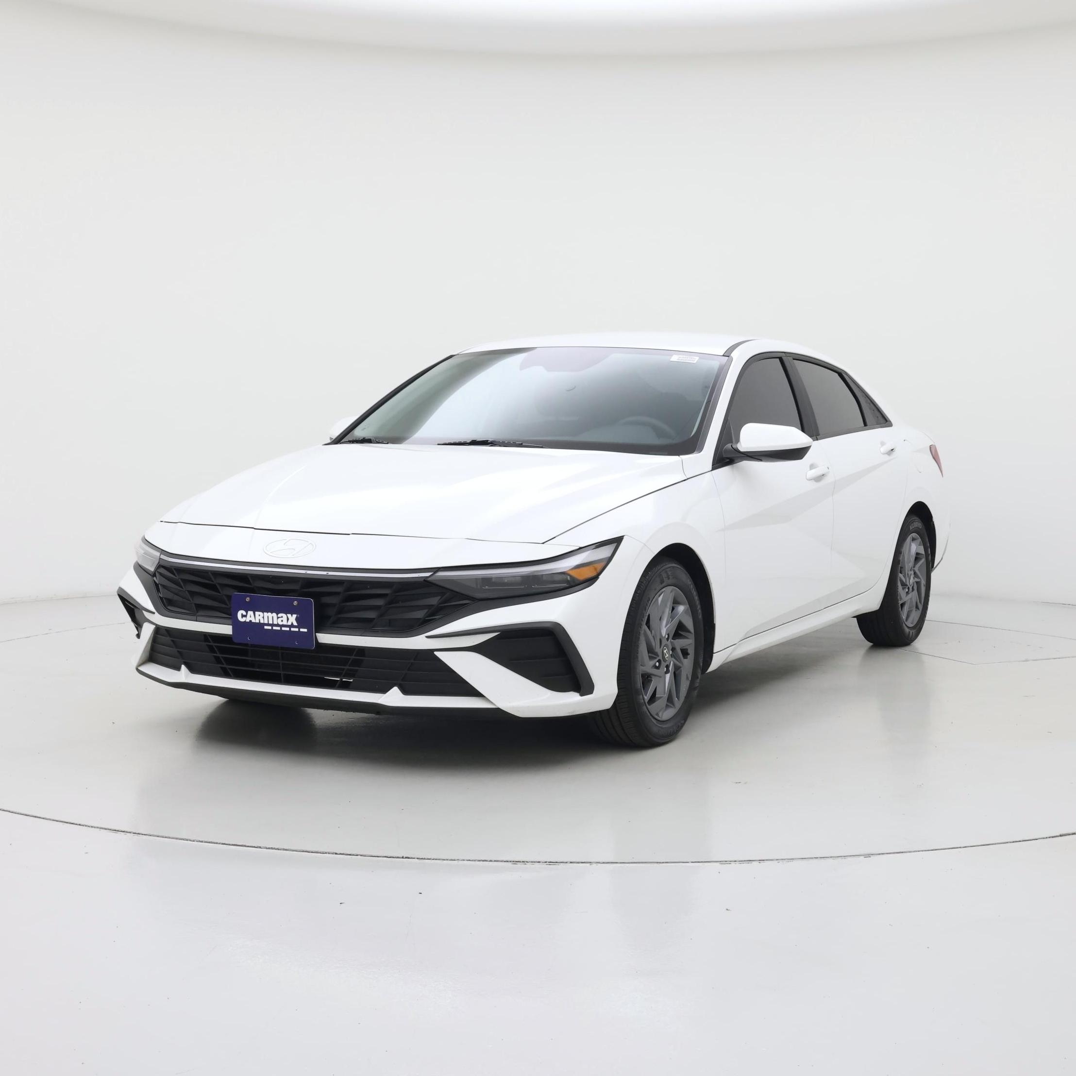 Thumbnail: 2024 Hyundai Elantra - 4