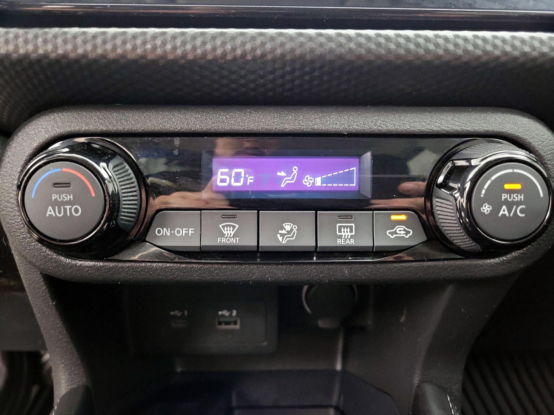 Thumbnail: 2021 Nissan Kicks - 16