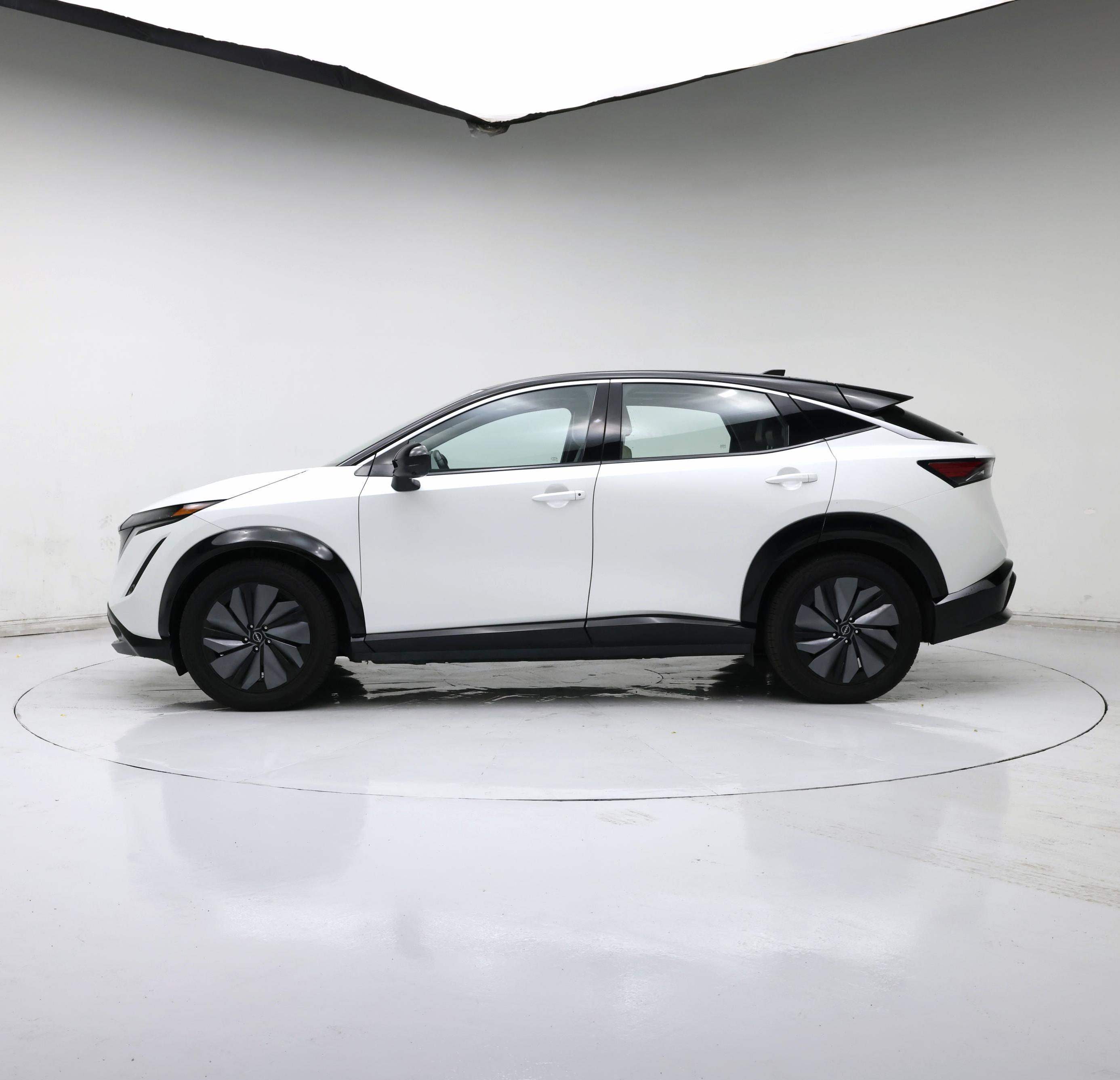 Thumbnail: 2023 Nissan Ariya - 3