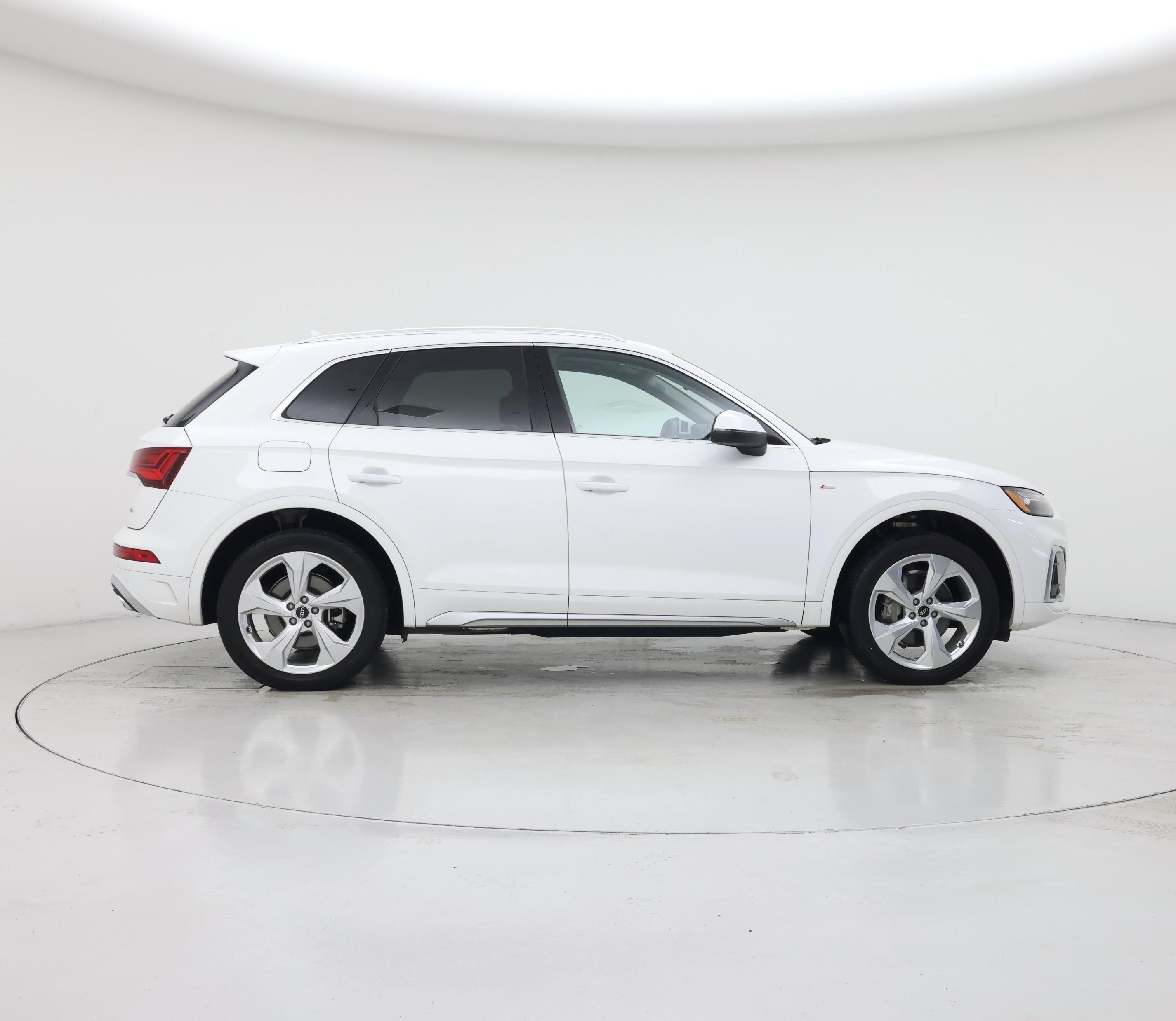 Thumbnail: 2023 Audi Q5 - 7