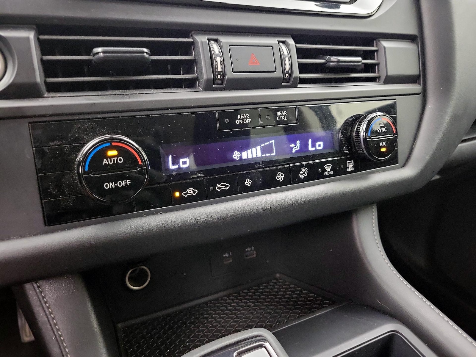 2024 Nissan Pathfinder S - Photo 17