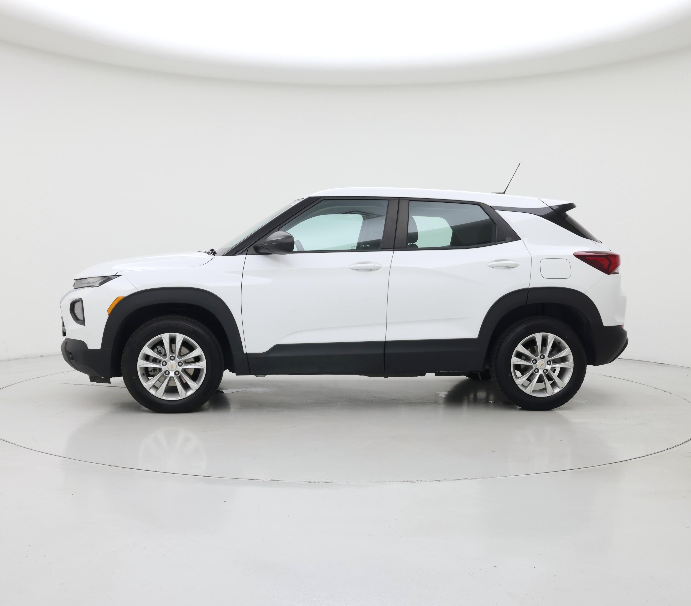 Thumbnail: 2023 Chevrolet TrailBlazer - 3