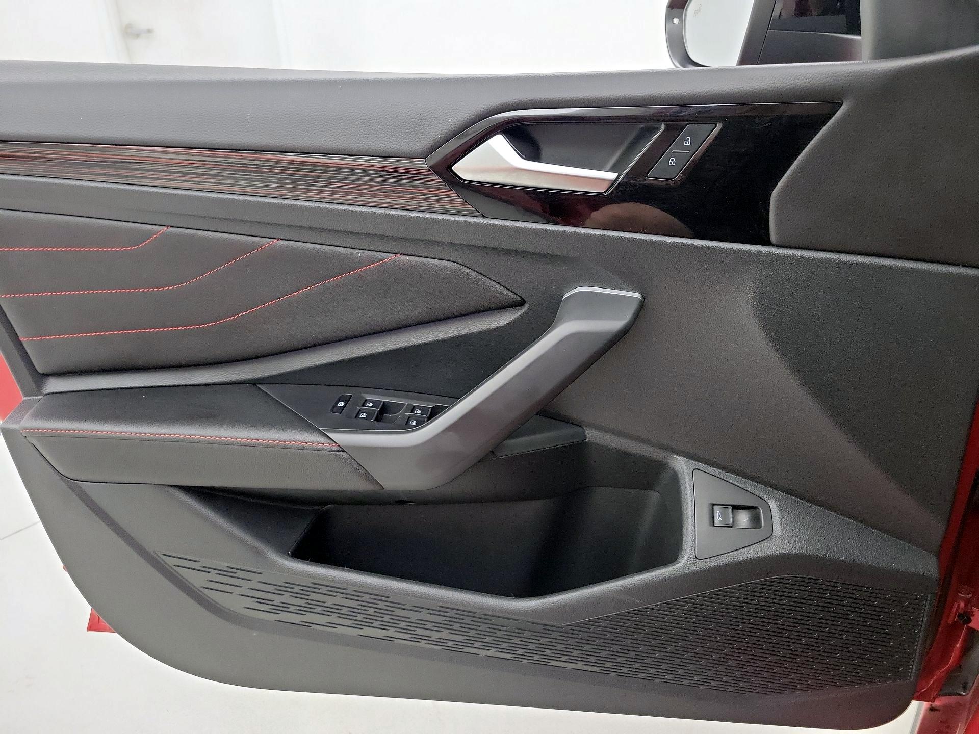 Thumbnail: 2023 Volkswagen Jetta - 12