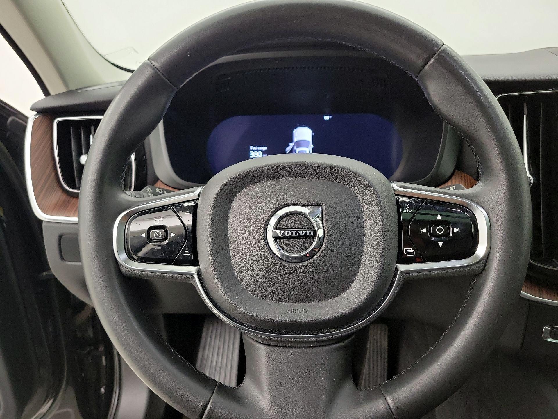 Thumbnail: 2024 Volvo XC60 - 10