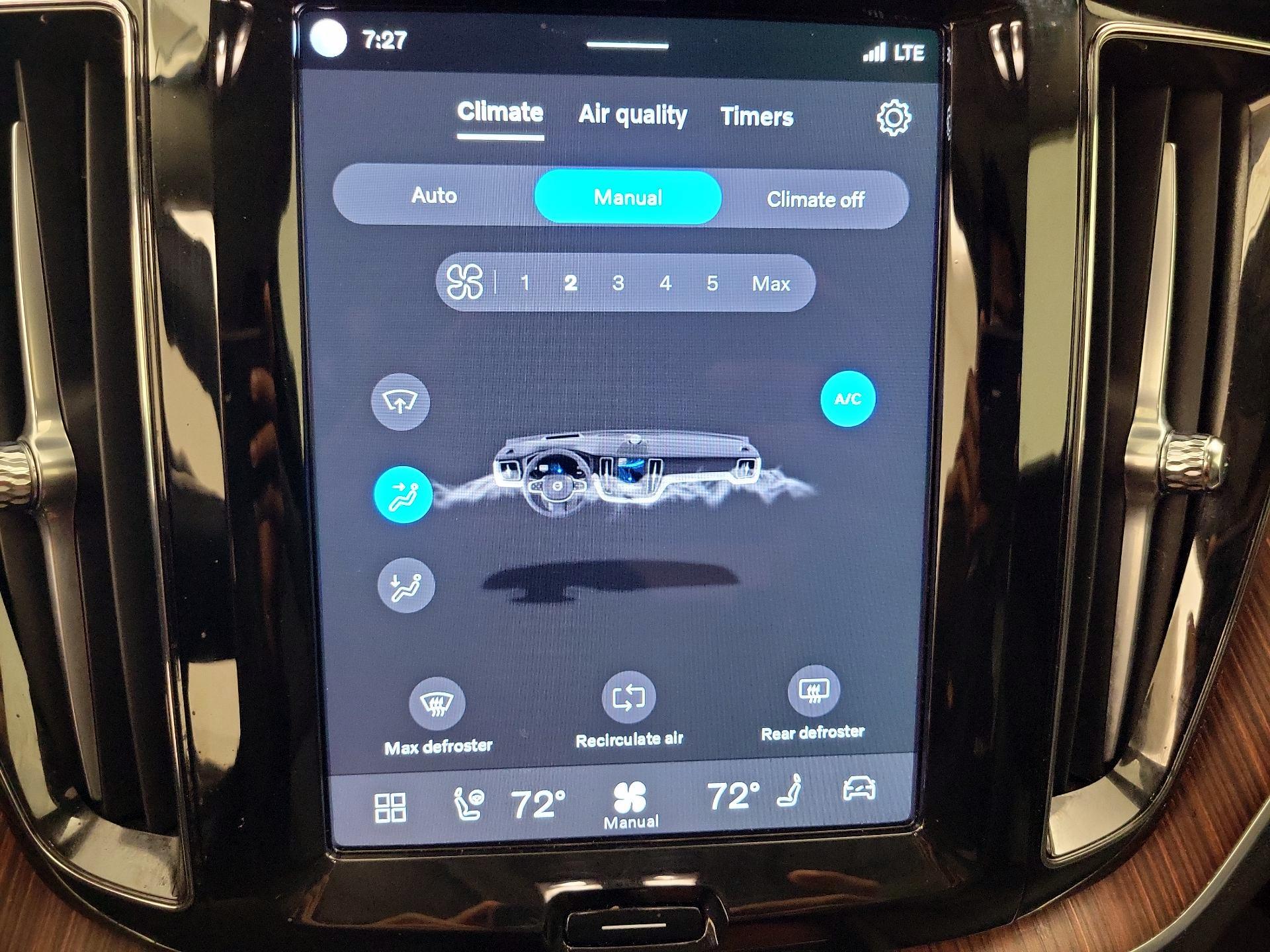 Thumbnail: 2024 Volvo XC60 - 16