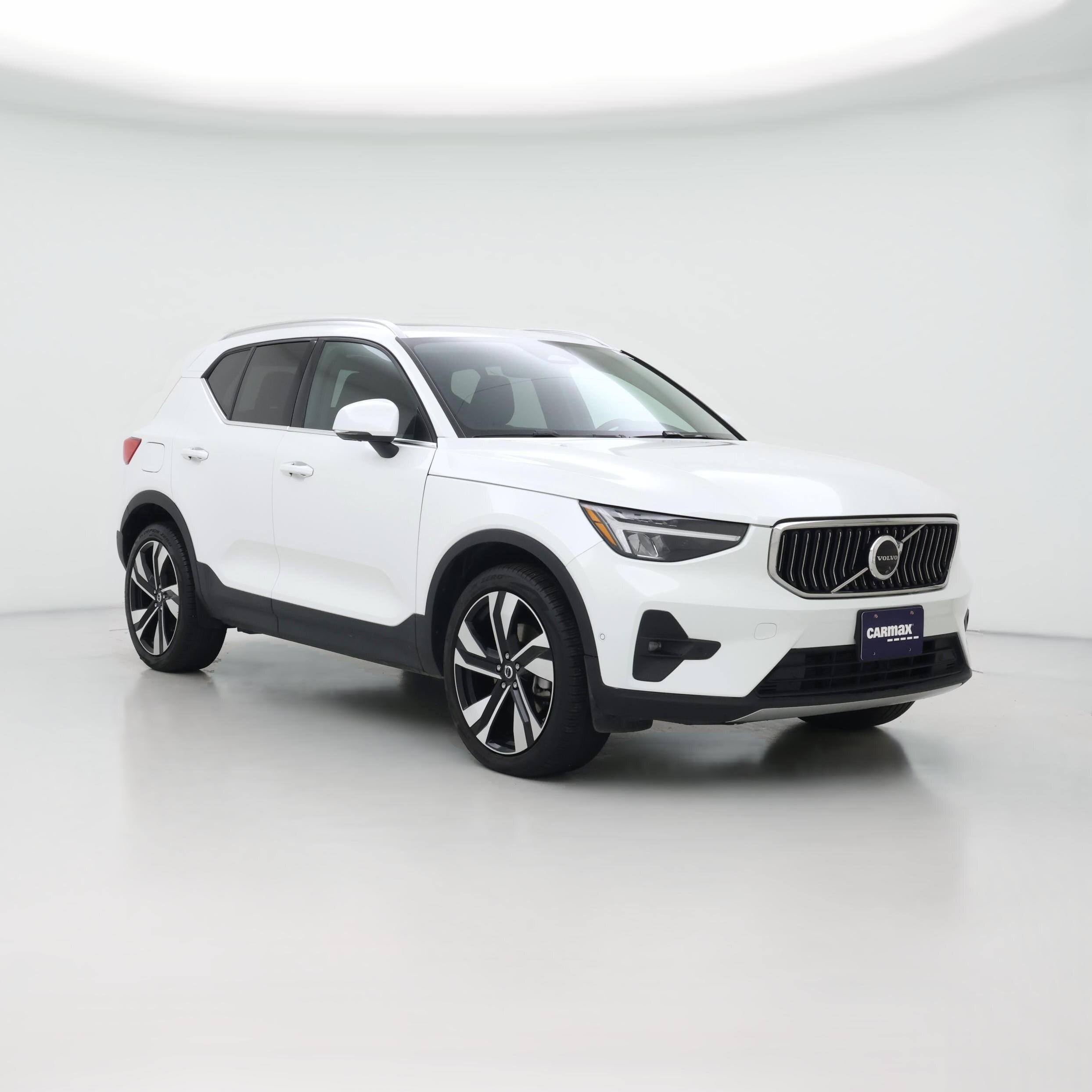 Thumbnail: 2025 Volvo XC40 - 1