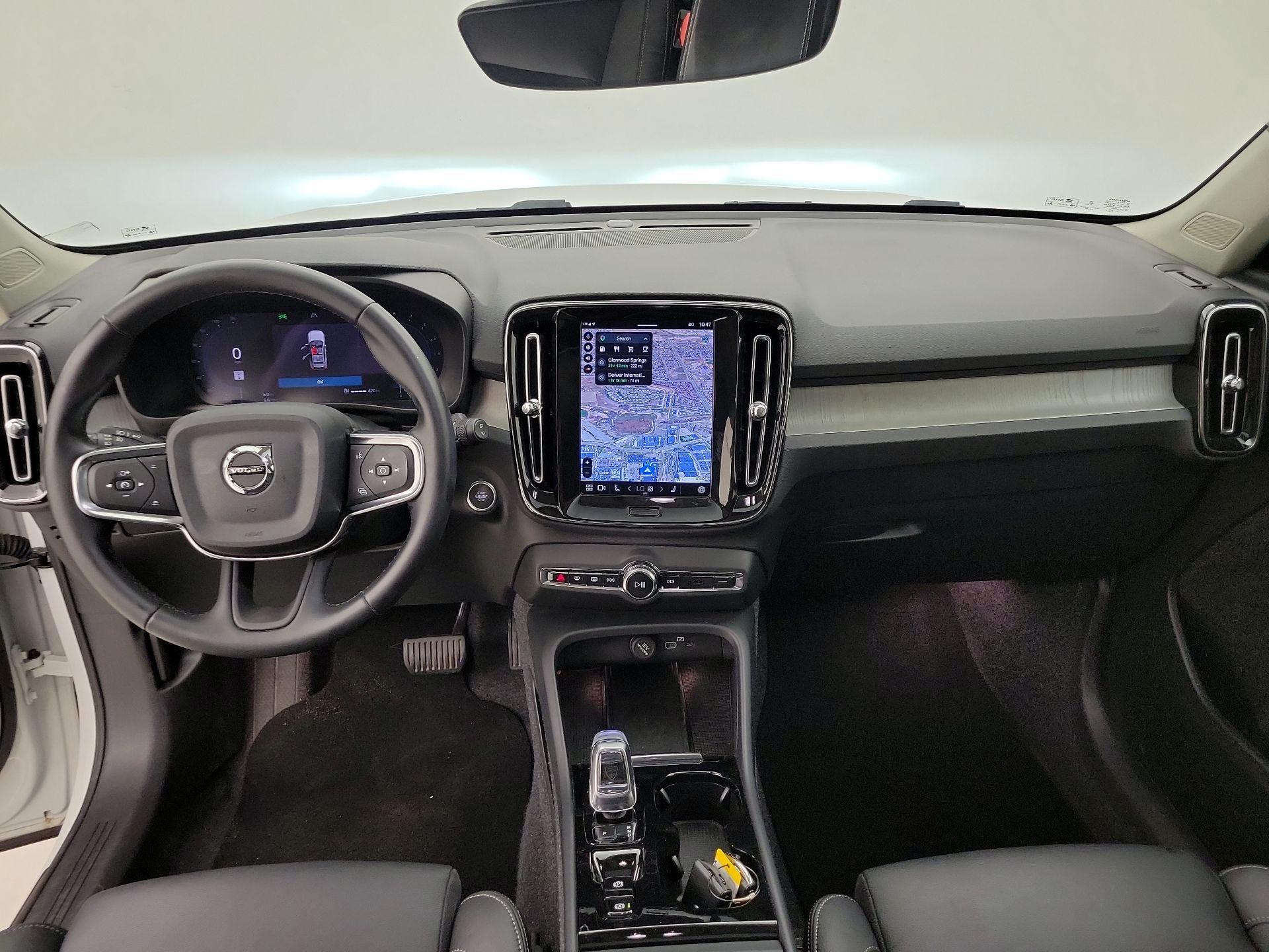 Thumbnail: 2025 Volvo XC40 - 9