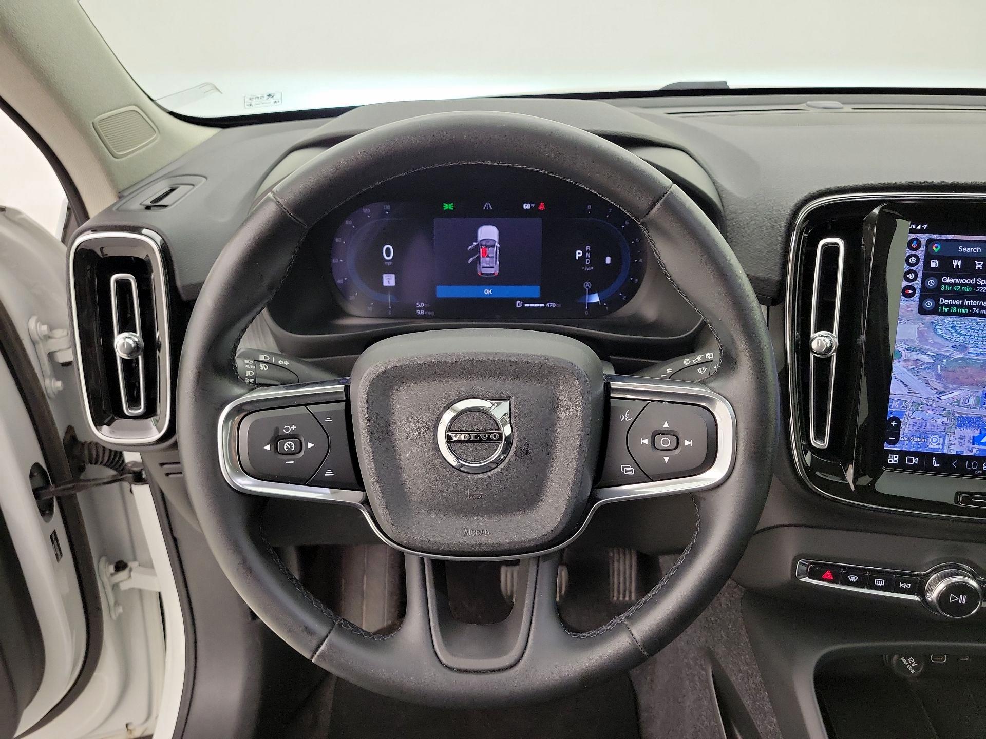 Thumbnail: 2025 Volvo XC40 - 10