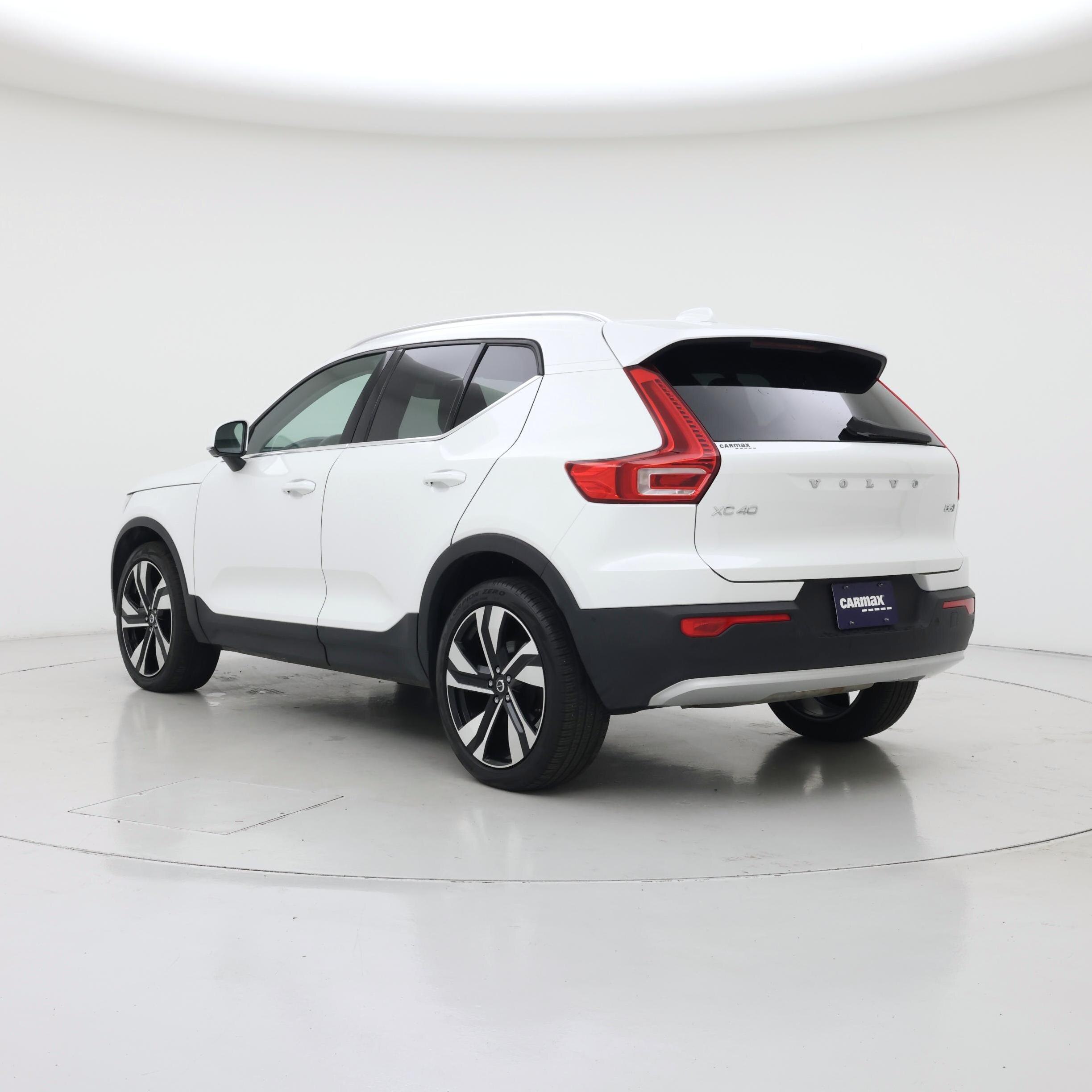 Thumbnail: 2025 Volvo XC40 - 2