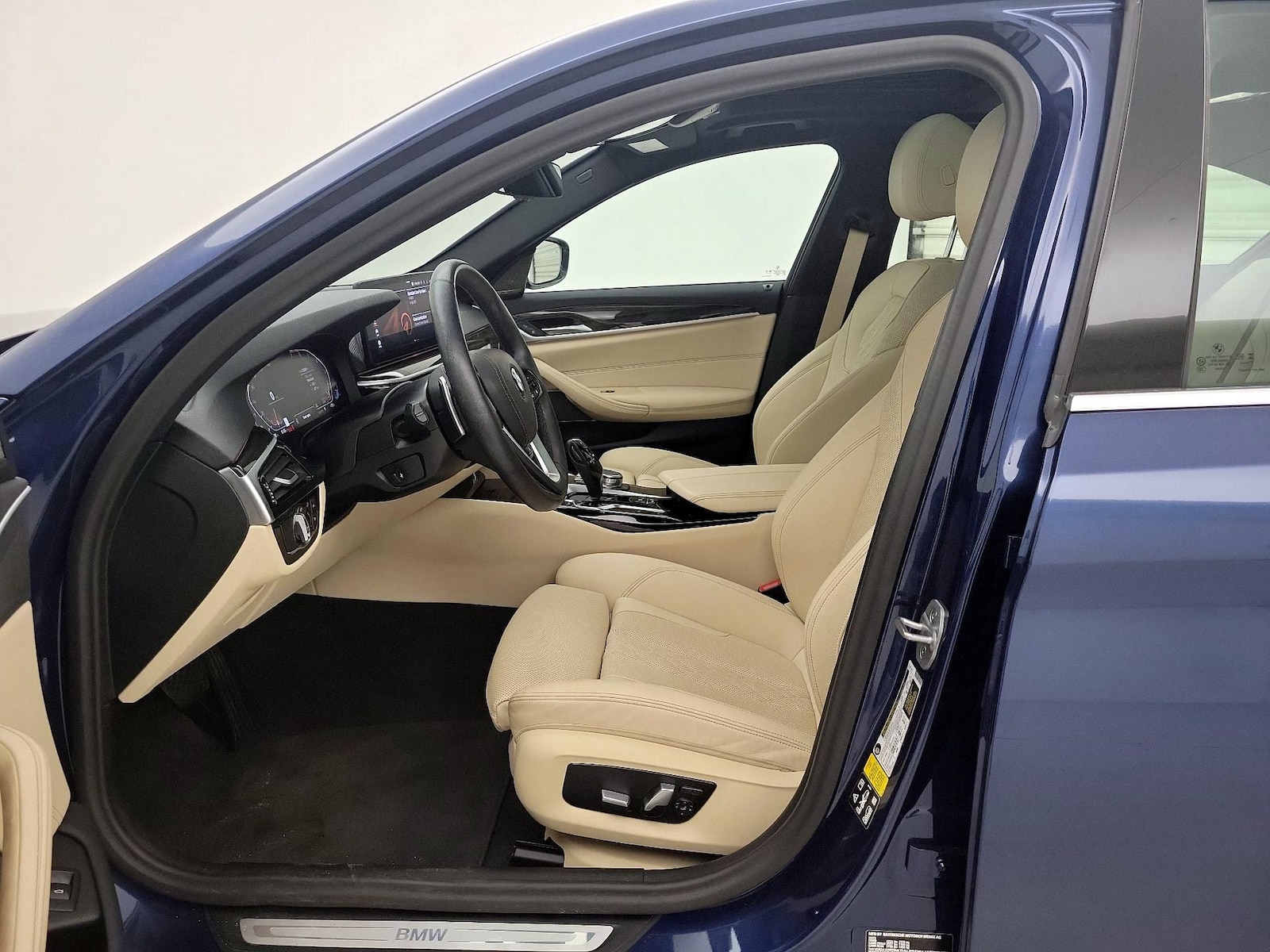 2023 BMW 5 Series 530i - Photo 12