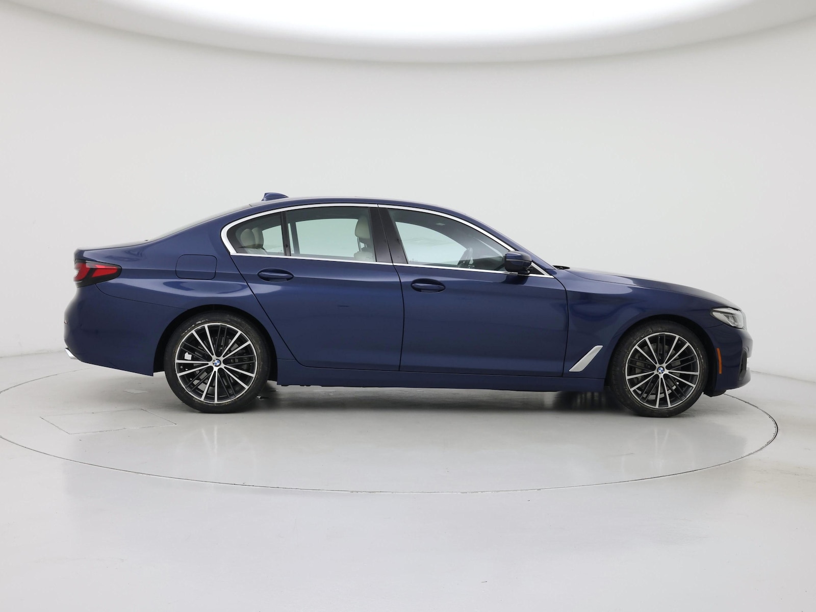 2023 BMW 5 Series 530i - Photo 8