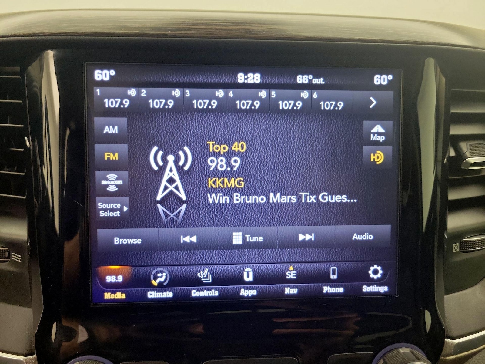2020 RAM Ram 1500 Pickup Laramie - Photo 17